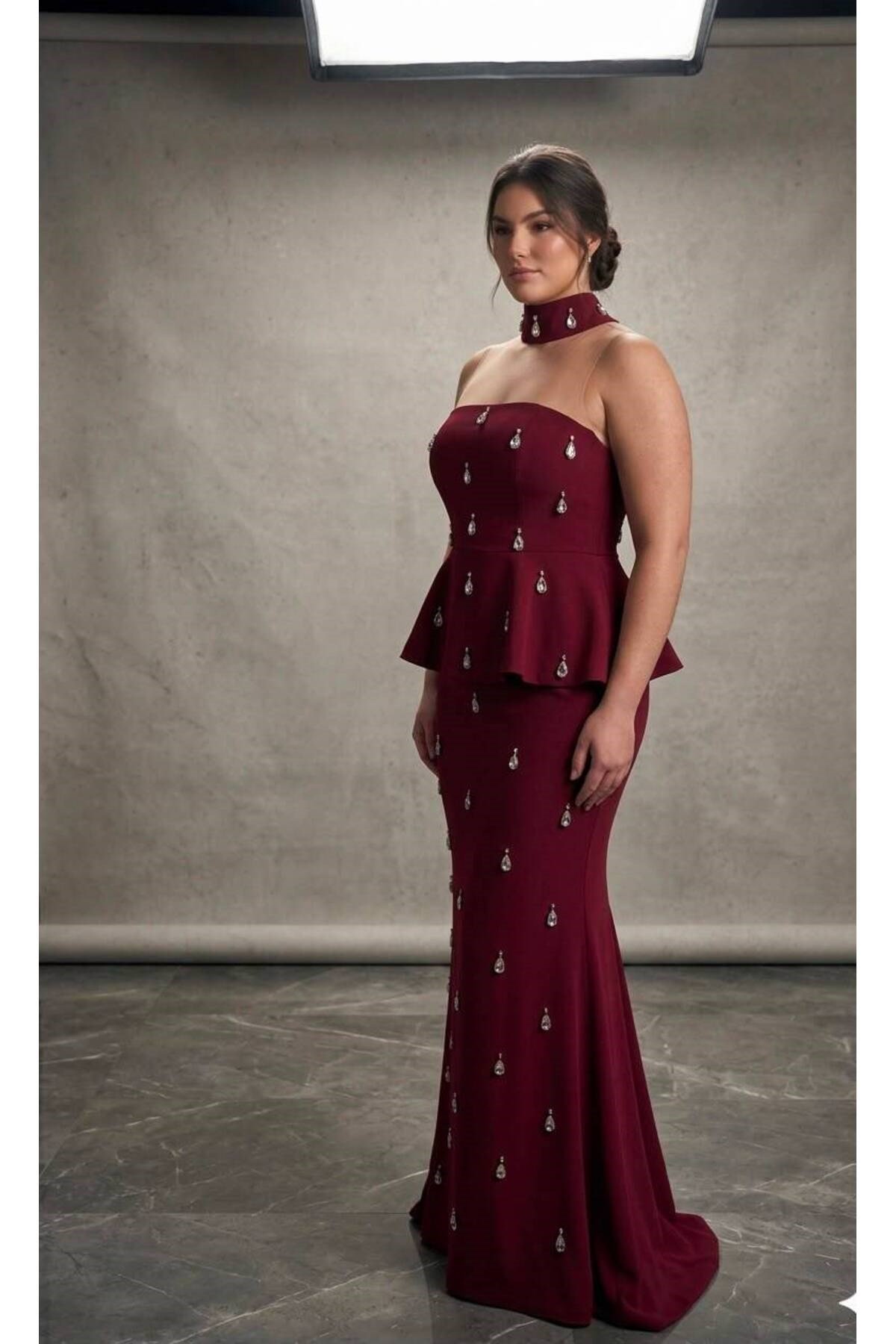 Bordo Büyük Beden Straplez Yaka Taş İşlemeli Peplum Abiye - Nikah ve Nişan Elbisesi