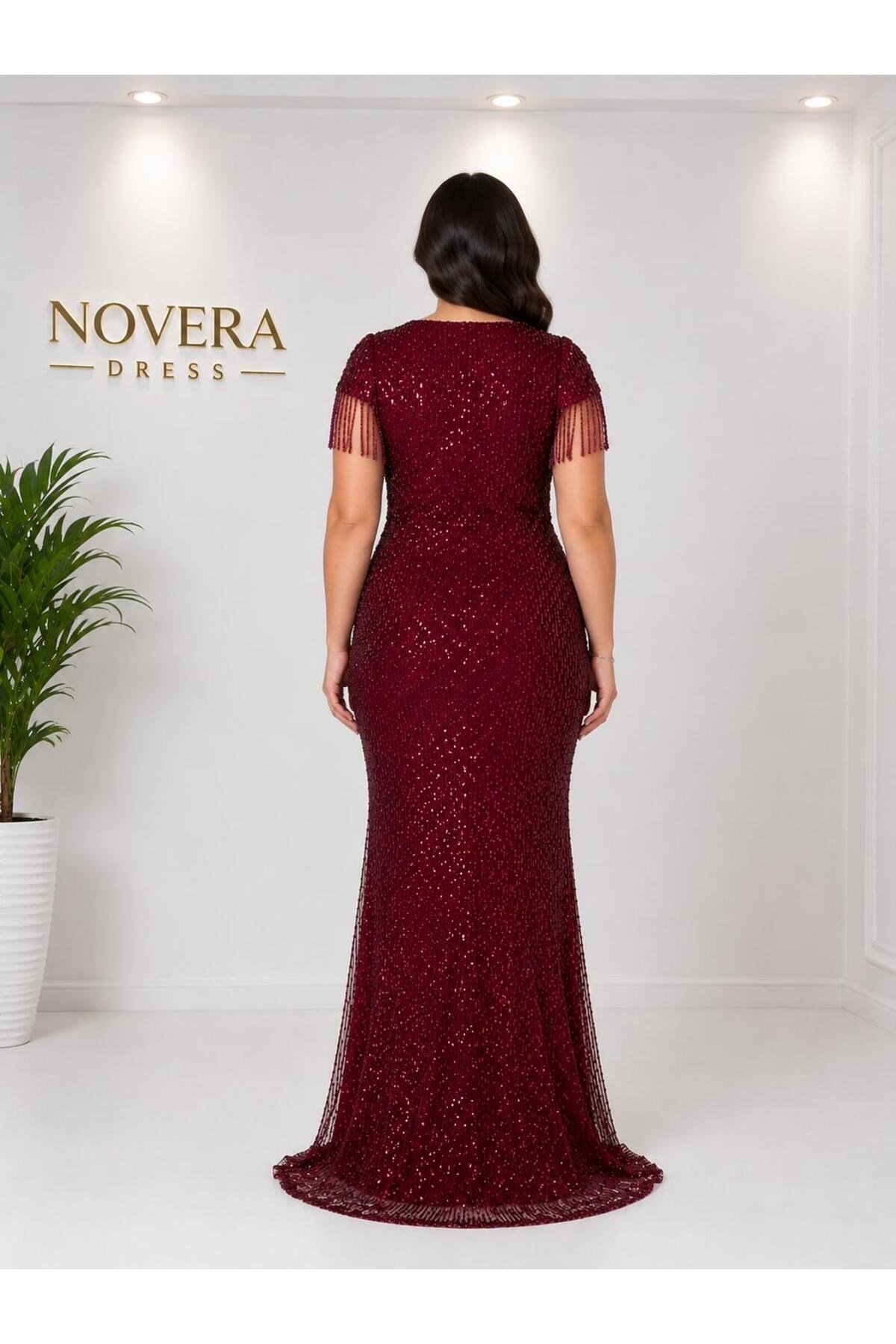 Novera Bordo V Yaka Sallantılı Boncuk El İşlemeli Payetli Balık Abiye Elbise