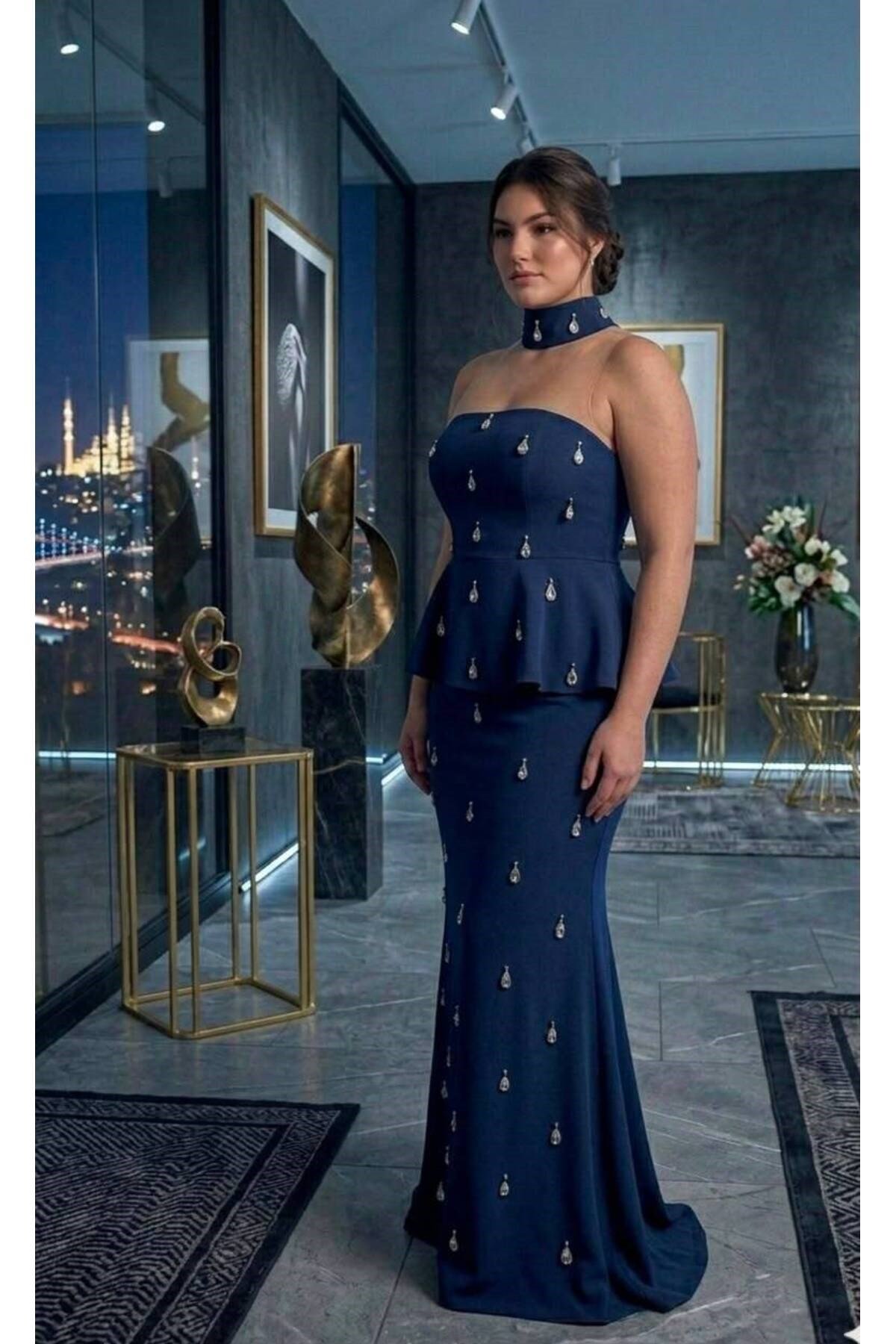 Novera Lacivert Büyük Beden Straplez Yaka Taş İşlemeli Peplum Abiye - Nikah ve Nişan Elbisesi