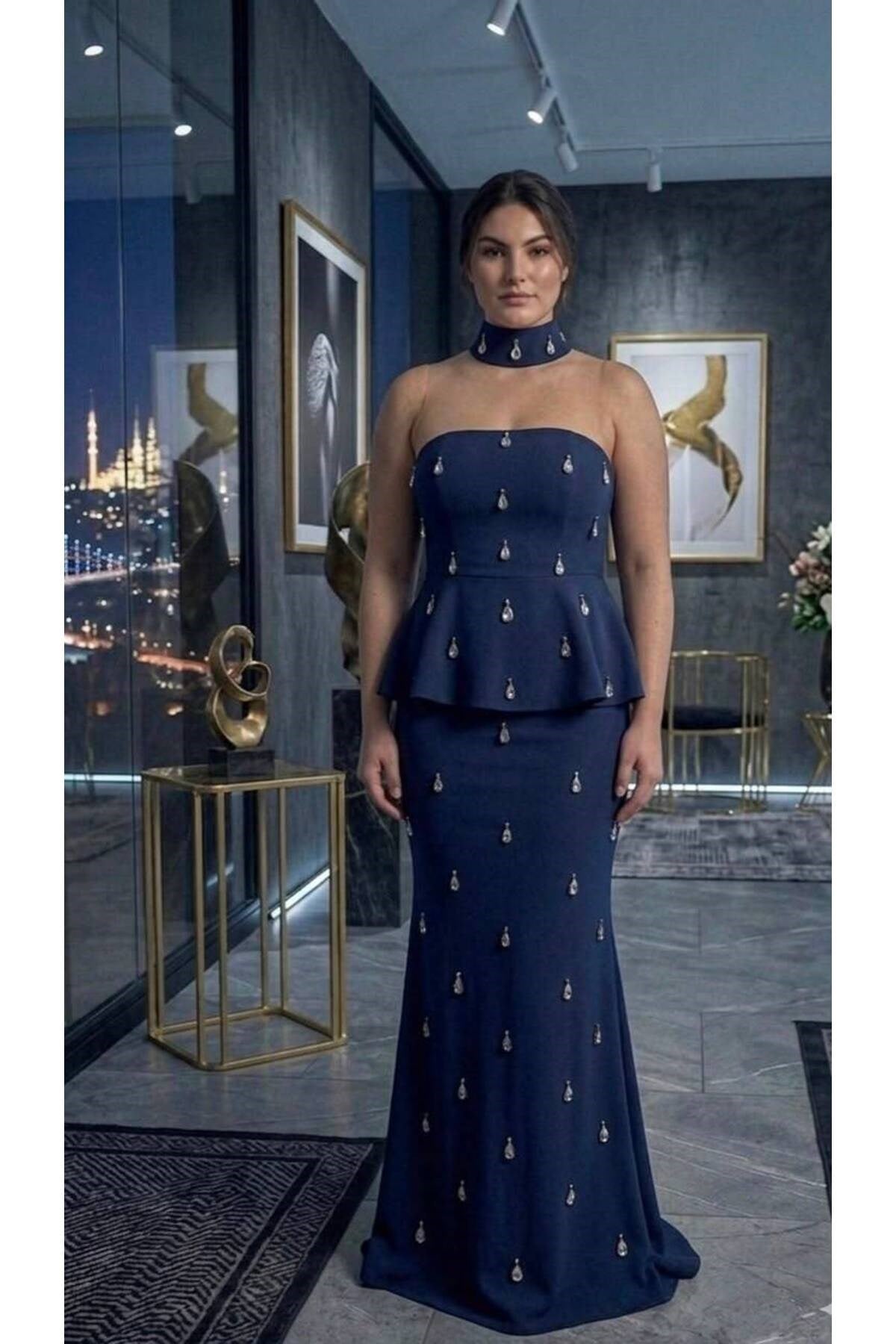 Novera Lacivert Büyük Beden Straplez Yaka Taş İşlemeli Peplum Abiye - Nikah ve Nişan Elbisesi