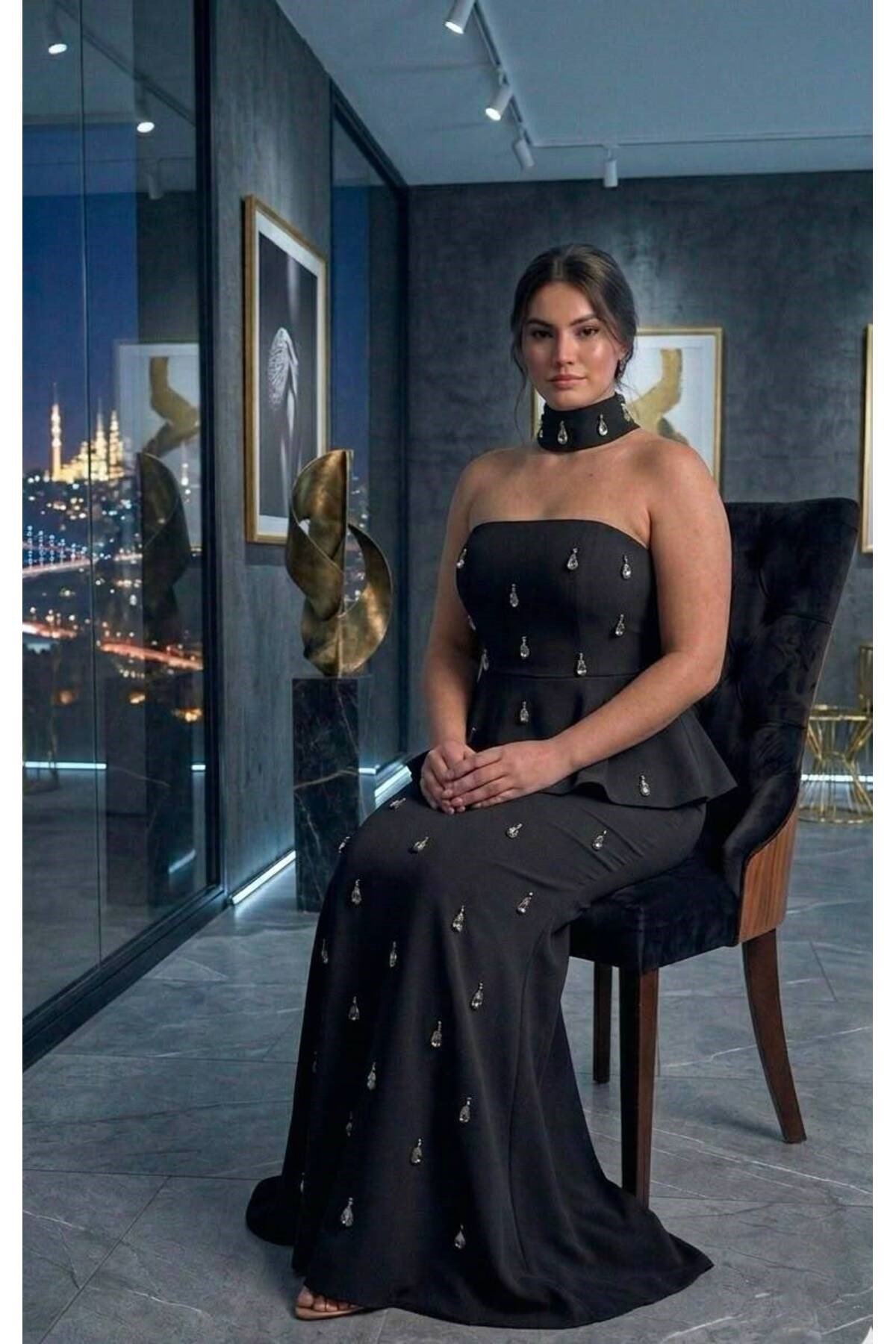 Siyah Straplez Yaka Taş İşlemeli Peplum Abiye - Nikah ve Nişan Elbisesi