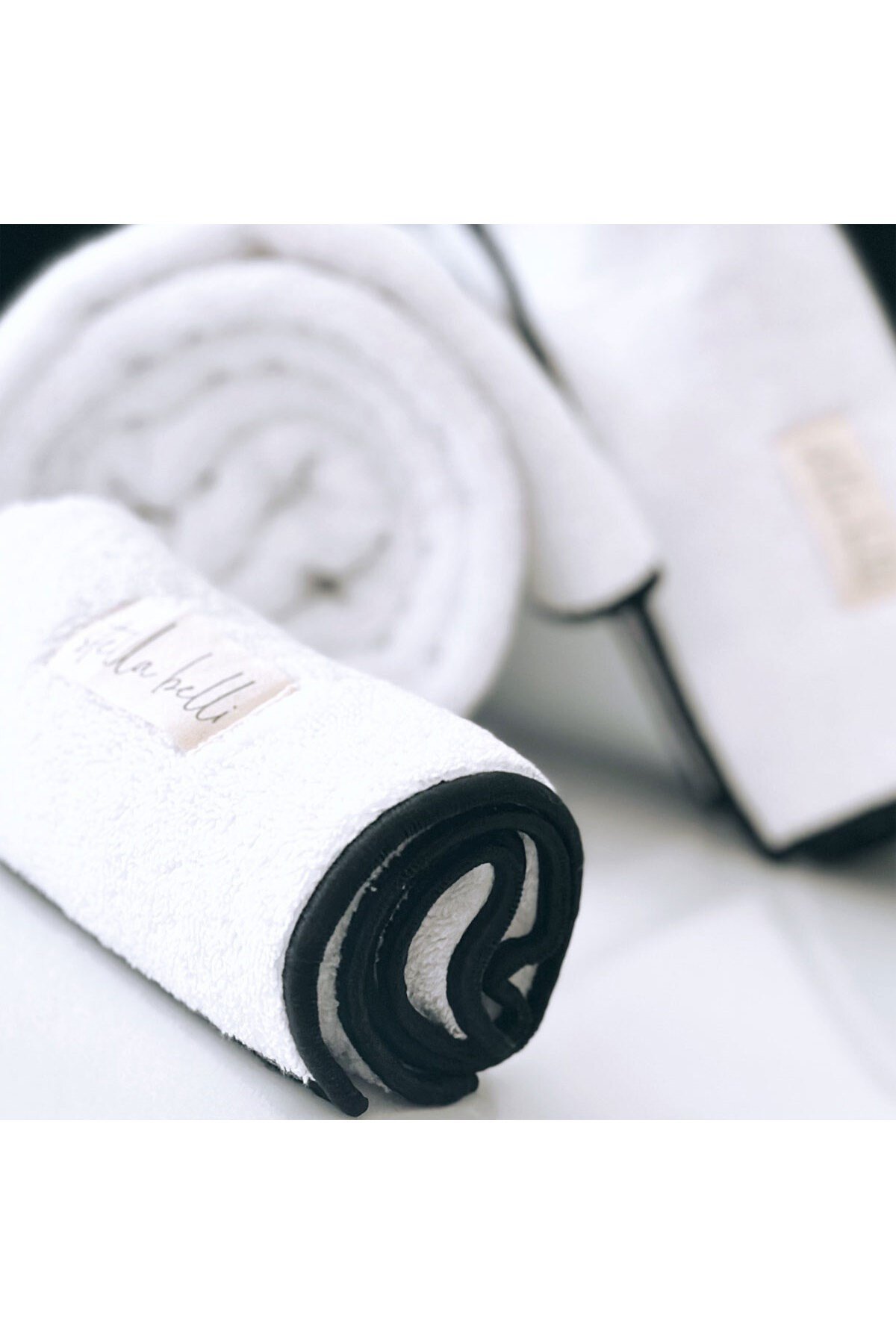 %100 Pamuk 30 X 30 Cm 3lü Havlu Seti | Banyo Otel | Beyaz Renk | Soura | Kenar Siyah Özel Işlemeli