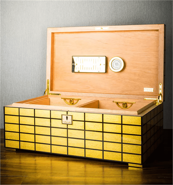 Lubinski Limited Edt. Gold Plated Humidor
