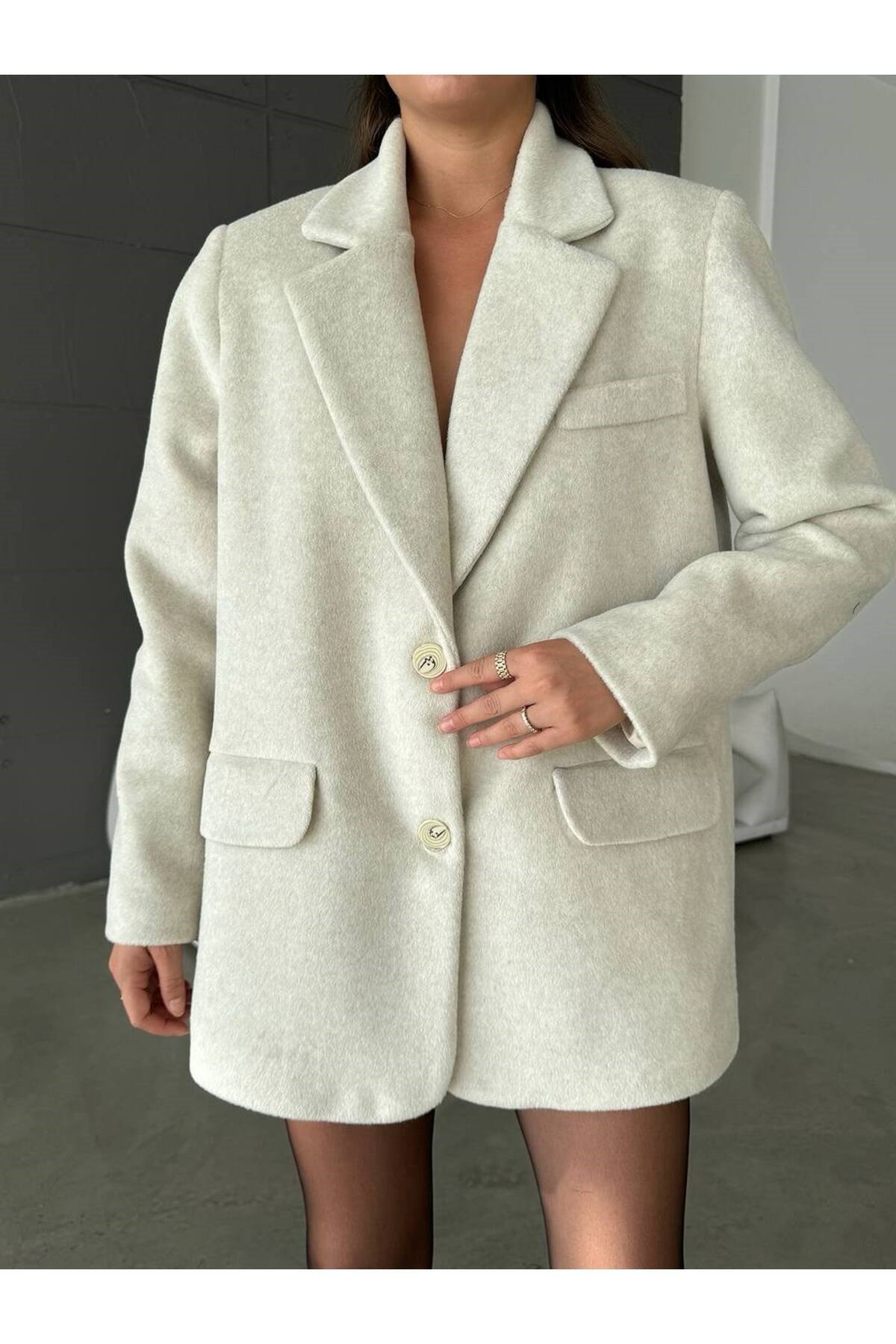 Kadın Bej Cep Detaylı Oversize Blazer Ceket