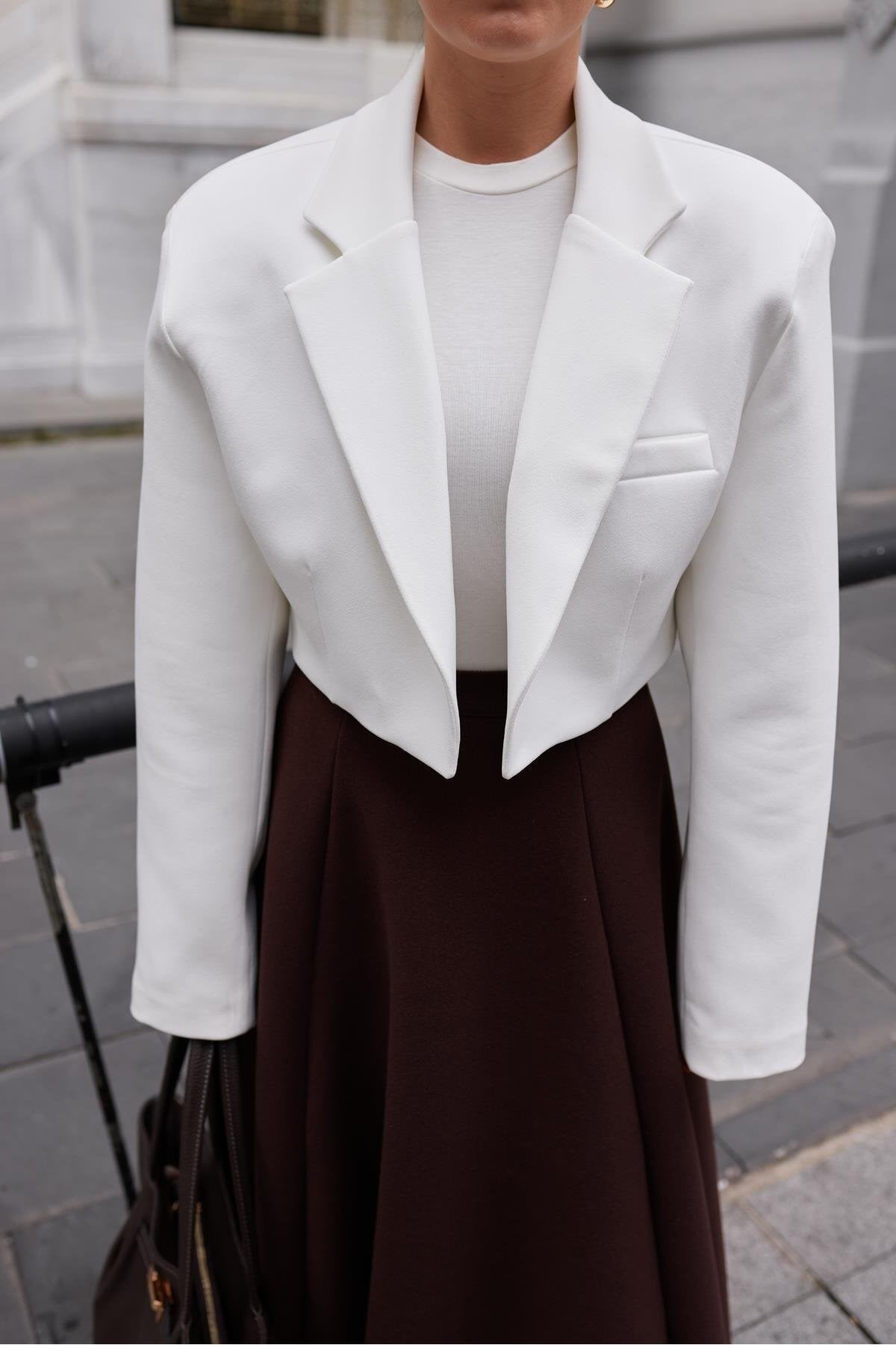 Kadın Beyaz Vatka Detaylı  Crop Blazer Ceket