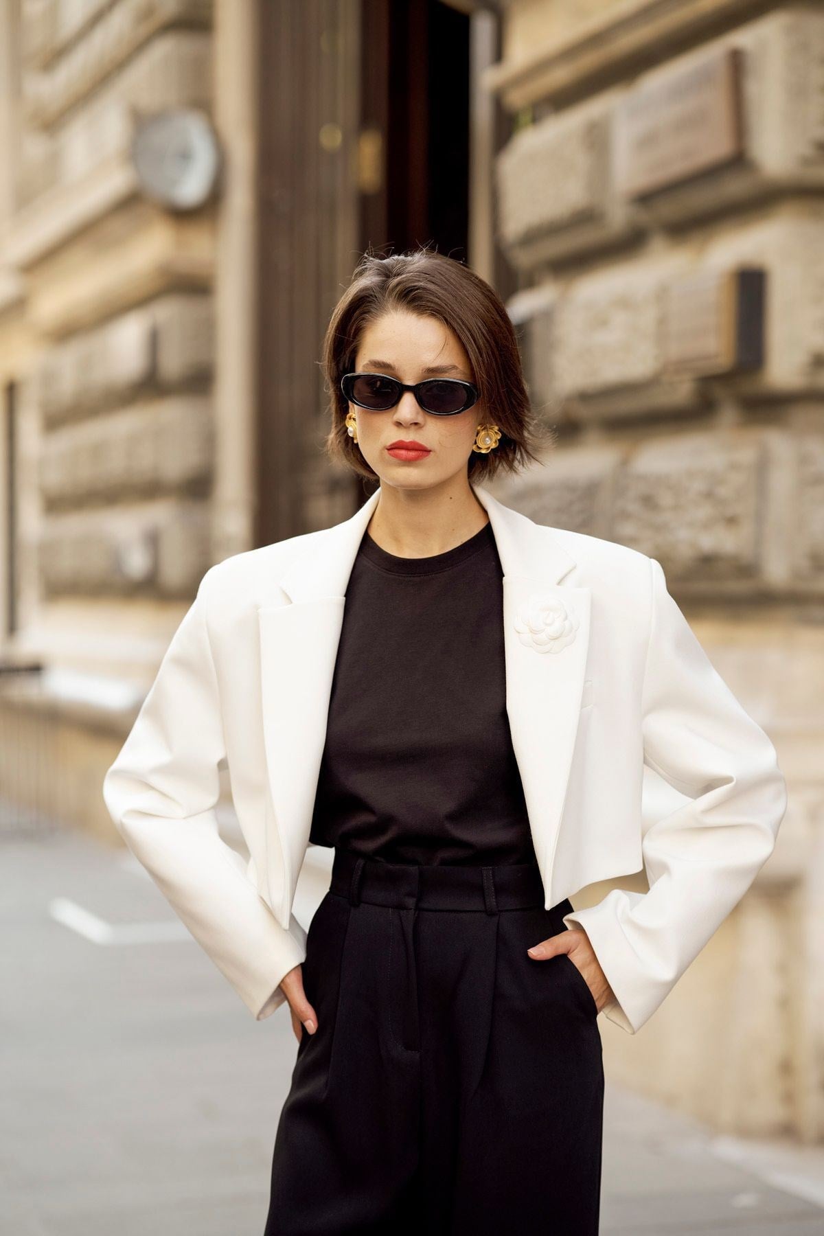Kadın Beyaz Vatka Detaylı  Crop Blazer Ceket