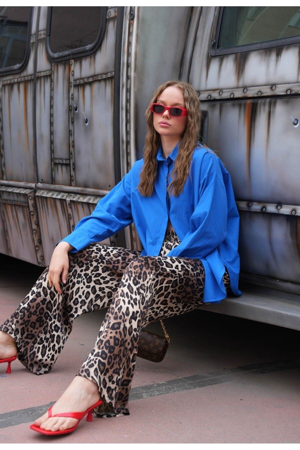 Kadın Camel Leopar Desenli Beli Lastikli Geniş Kesim Bol Paça Pantolon