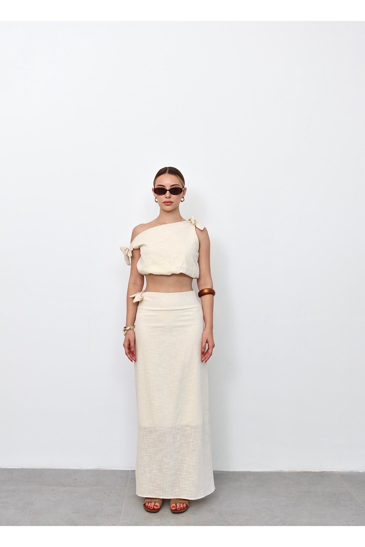 Kadın Ekru Fiyonk Detaylı Crop Etek Keten Takım