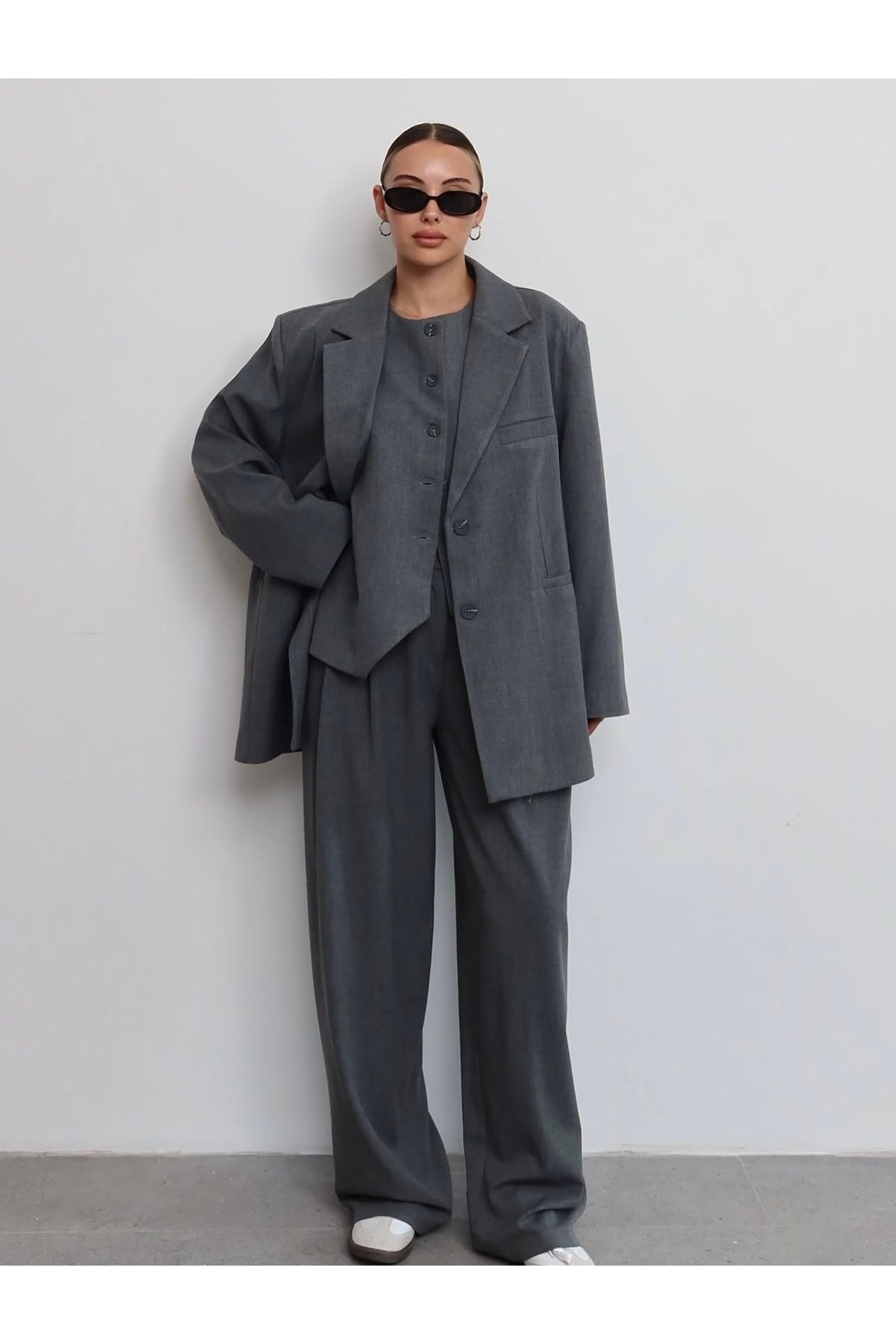 Kadın Gri Çift Düğme Detaylı Ekstra Oversize Blazer Ceket