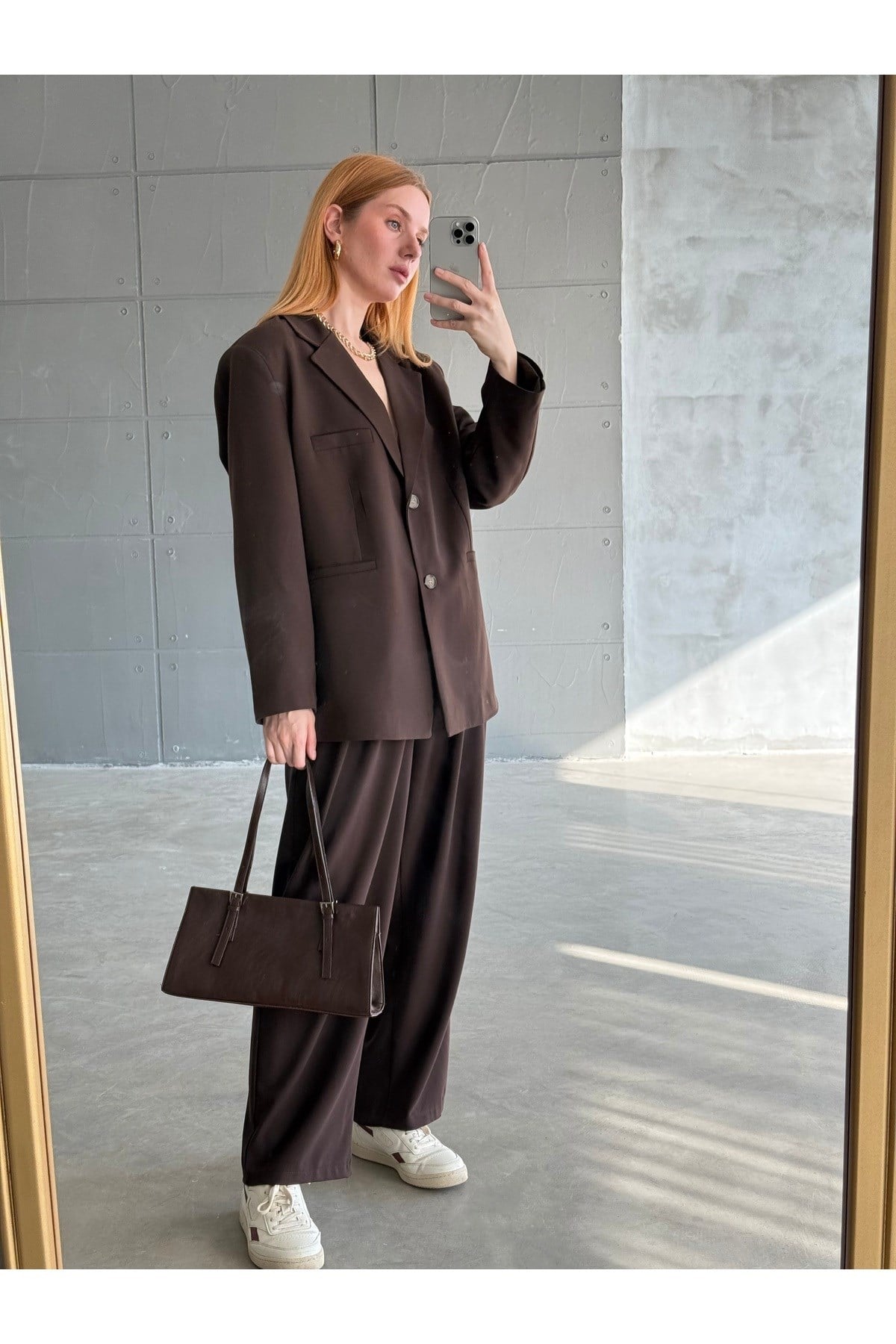 Kadın Kahverengi Çift Düğme Detaylı Ekstra Oversize Blazer Ceket