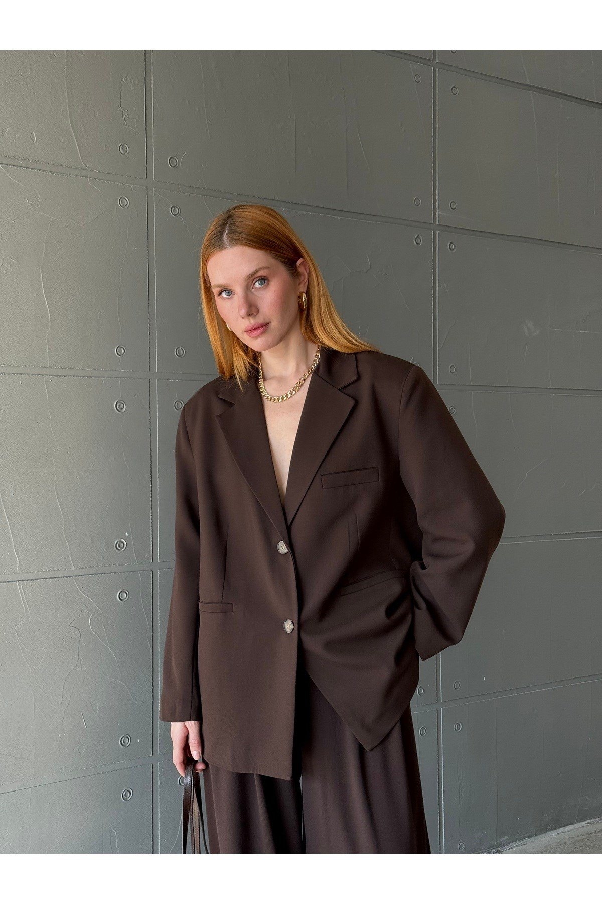 Kadın Kahverengi Çift Düğme Detaylı Ekstra Oversize Blazer Ceket