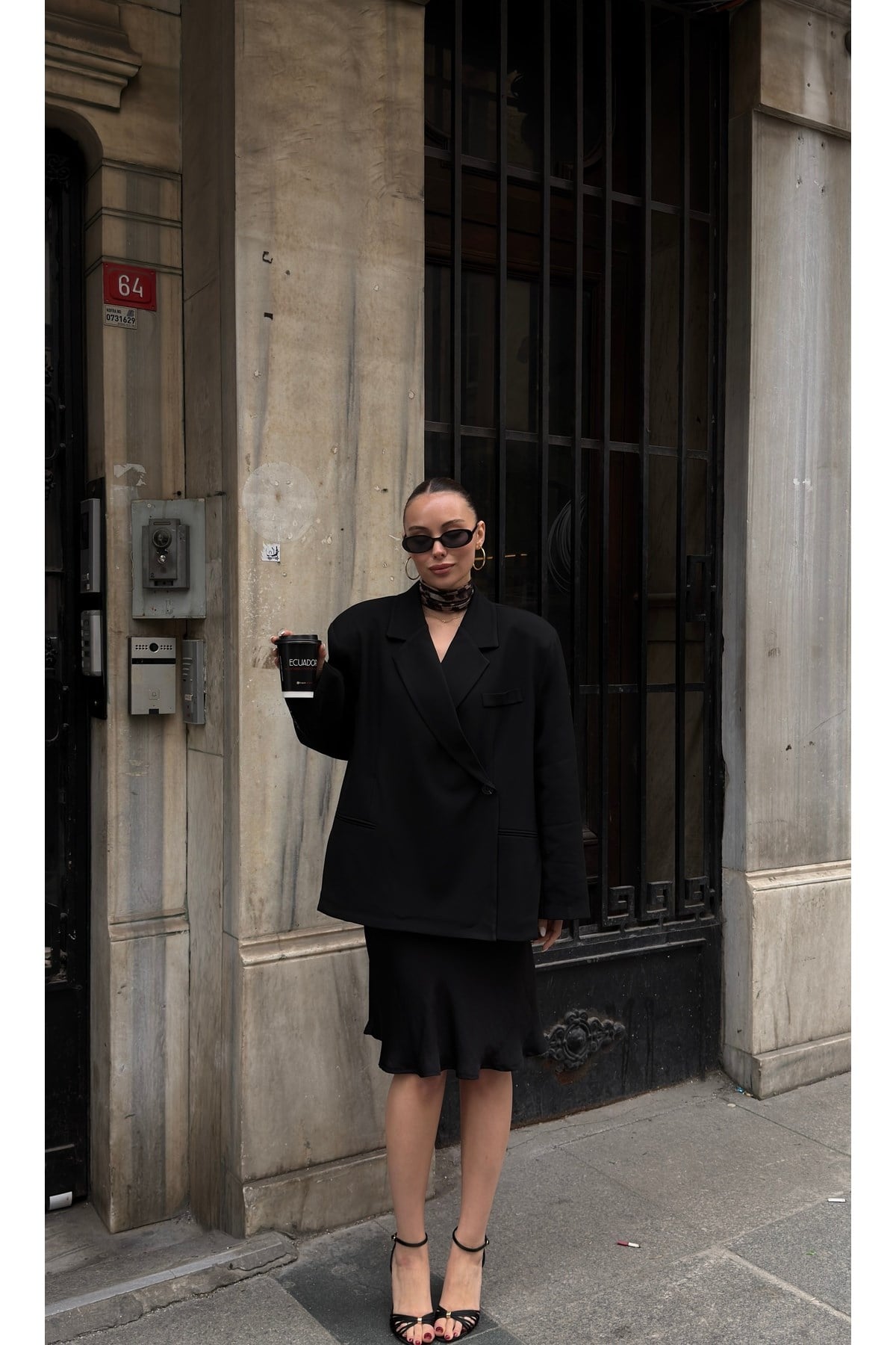 Kadın Siyah Derin Yırtmaç Detaylı Oversize Blazer Ceket
