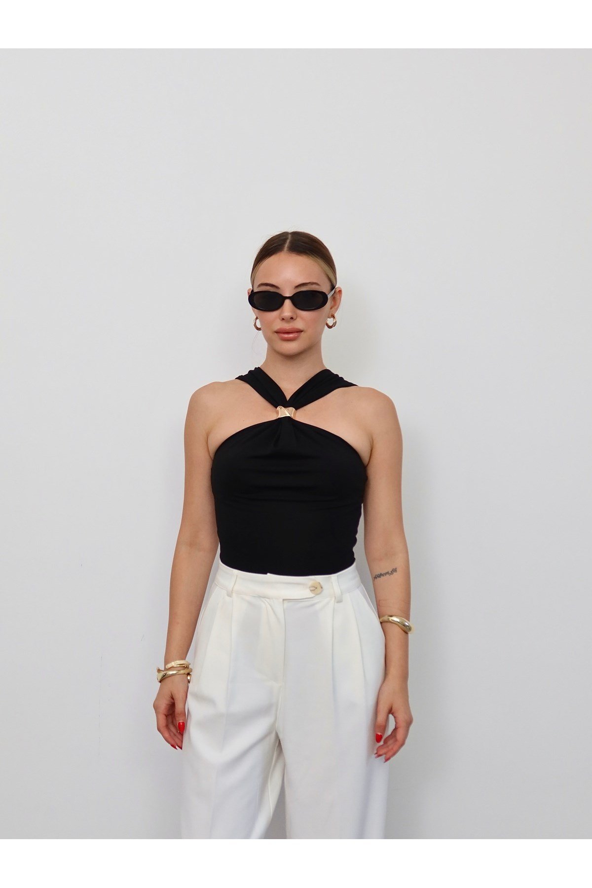 Kadın Siyah Metal Detaylı Bluz