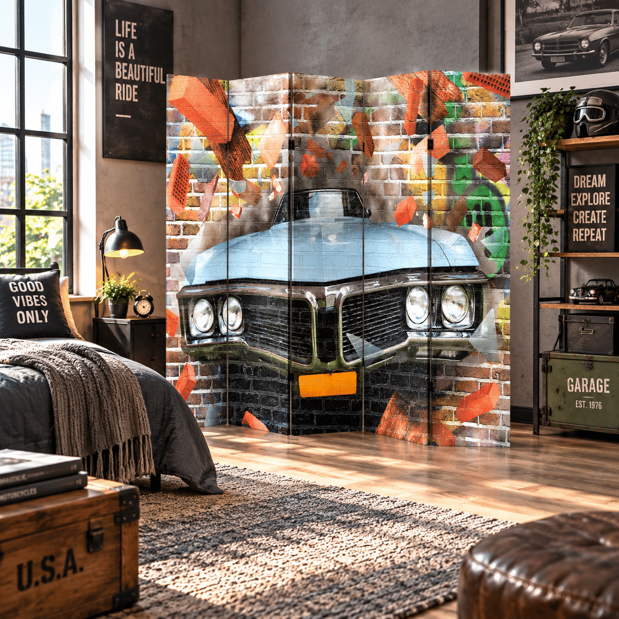 Vintage Otomobil ve Graffiti Temalı Dekoratif Paravan