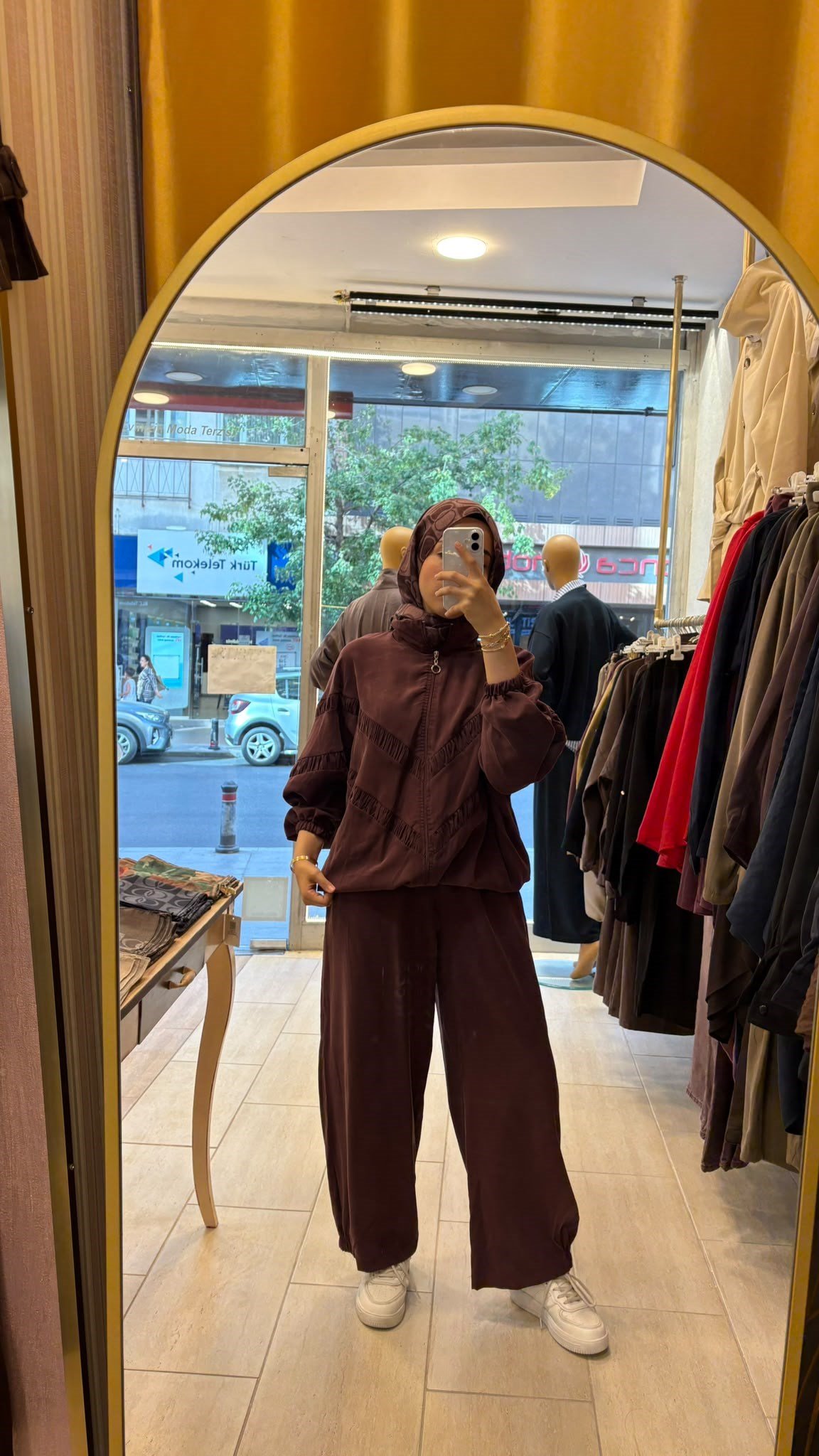 Velvet Rouge Takım