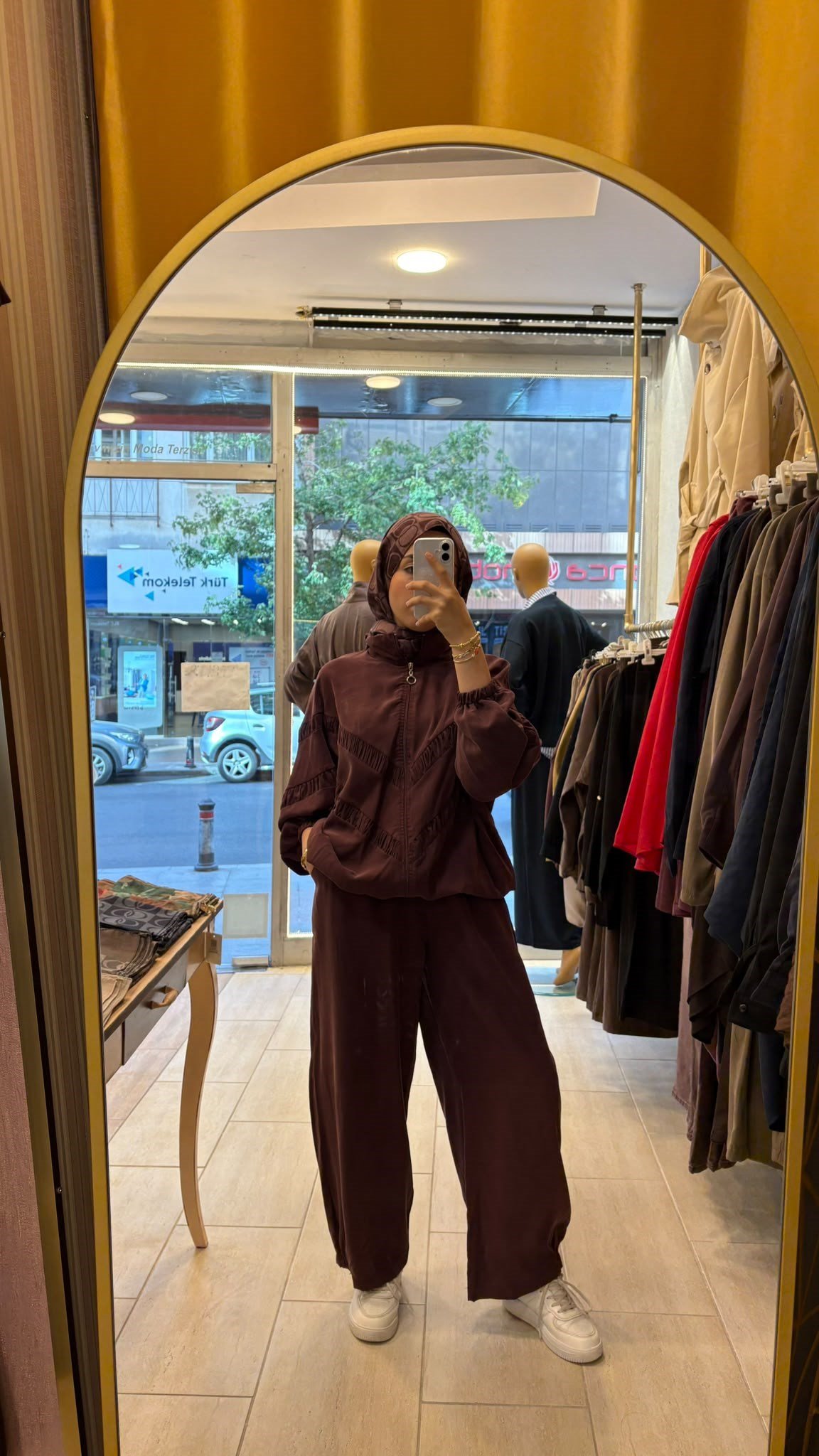 Velvet Rouge Takım