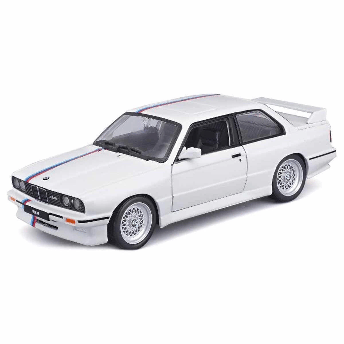 21100 Burago 1:24 BMW M3 1988 Model Araba