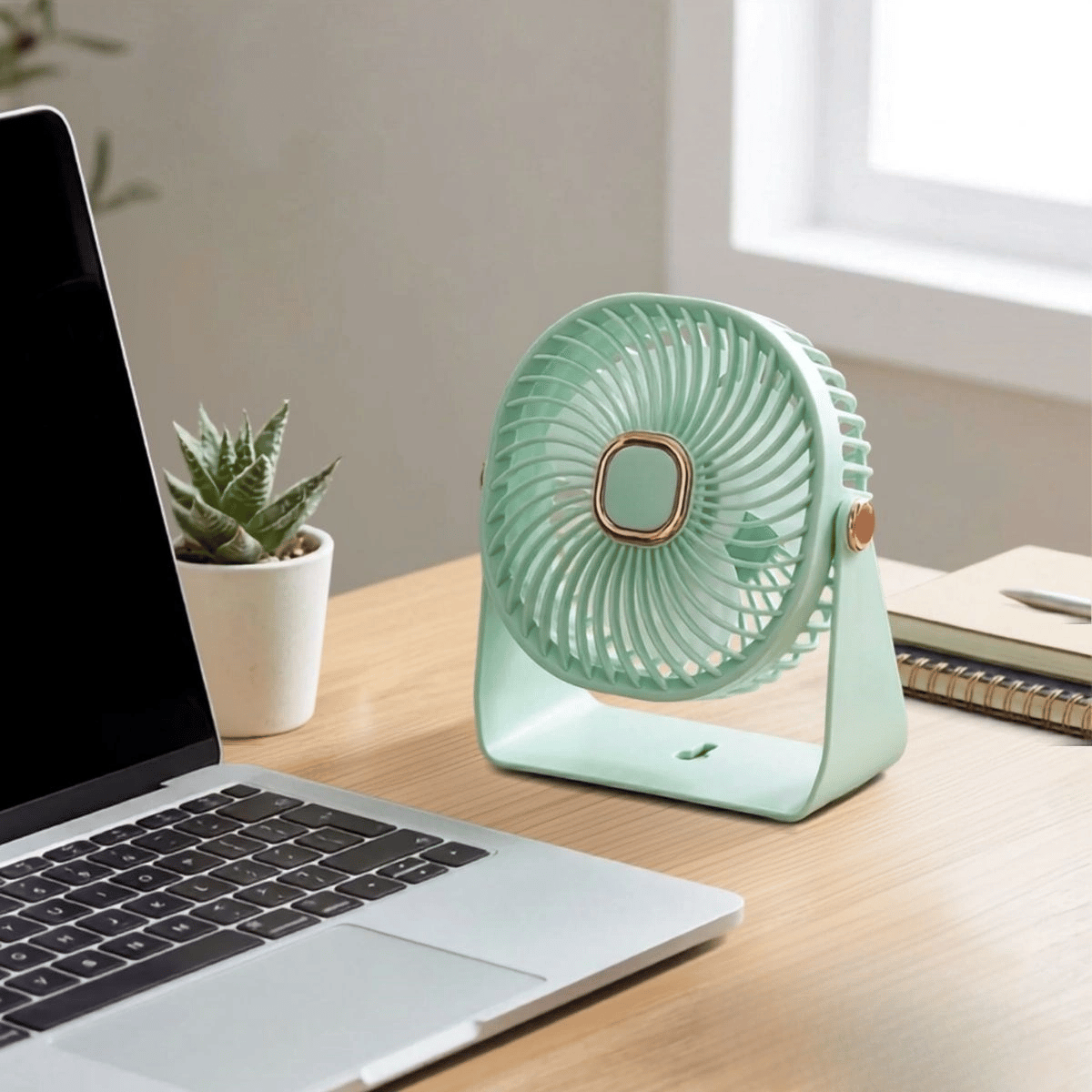 3 Kademeli Masaüstü Fan – Duvara Asılıp Sabitlenebilen Standlı Kaydırmaz Pedli Mini Fan Zb112 Bx40