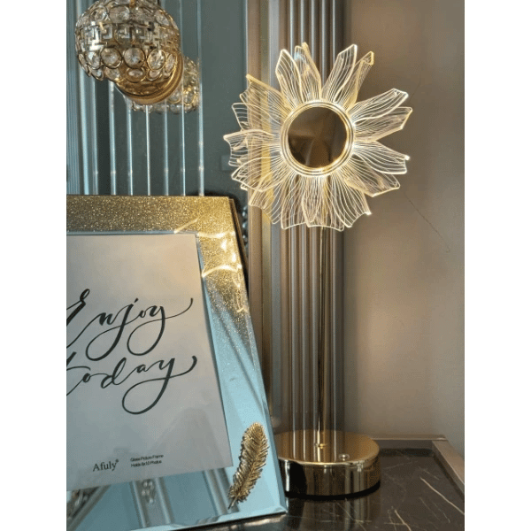 Çiçek Tasarımlı LED Masa Lambası