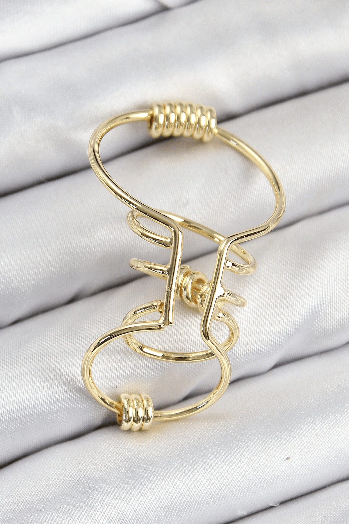 Pirinç Halkalı Model Gold Renk Kıkırdak Küpe