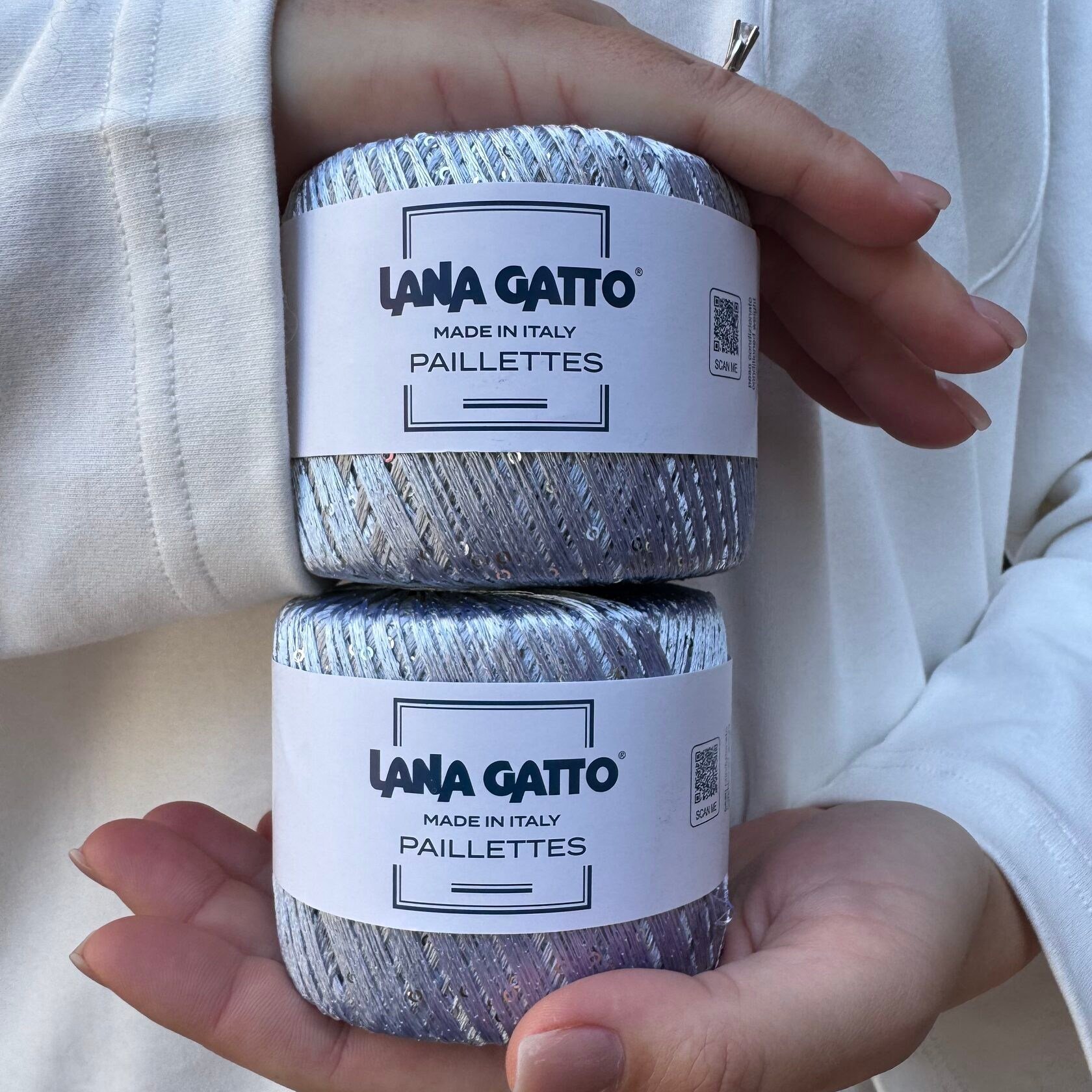 lana-gatto-paillettes-gri-4c9f-b.jpg