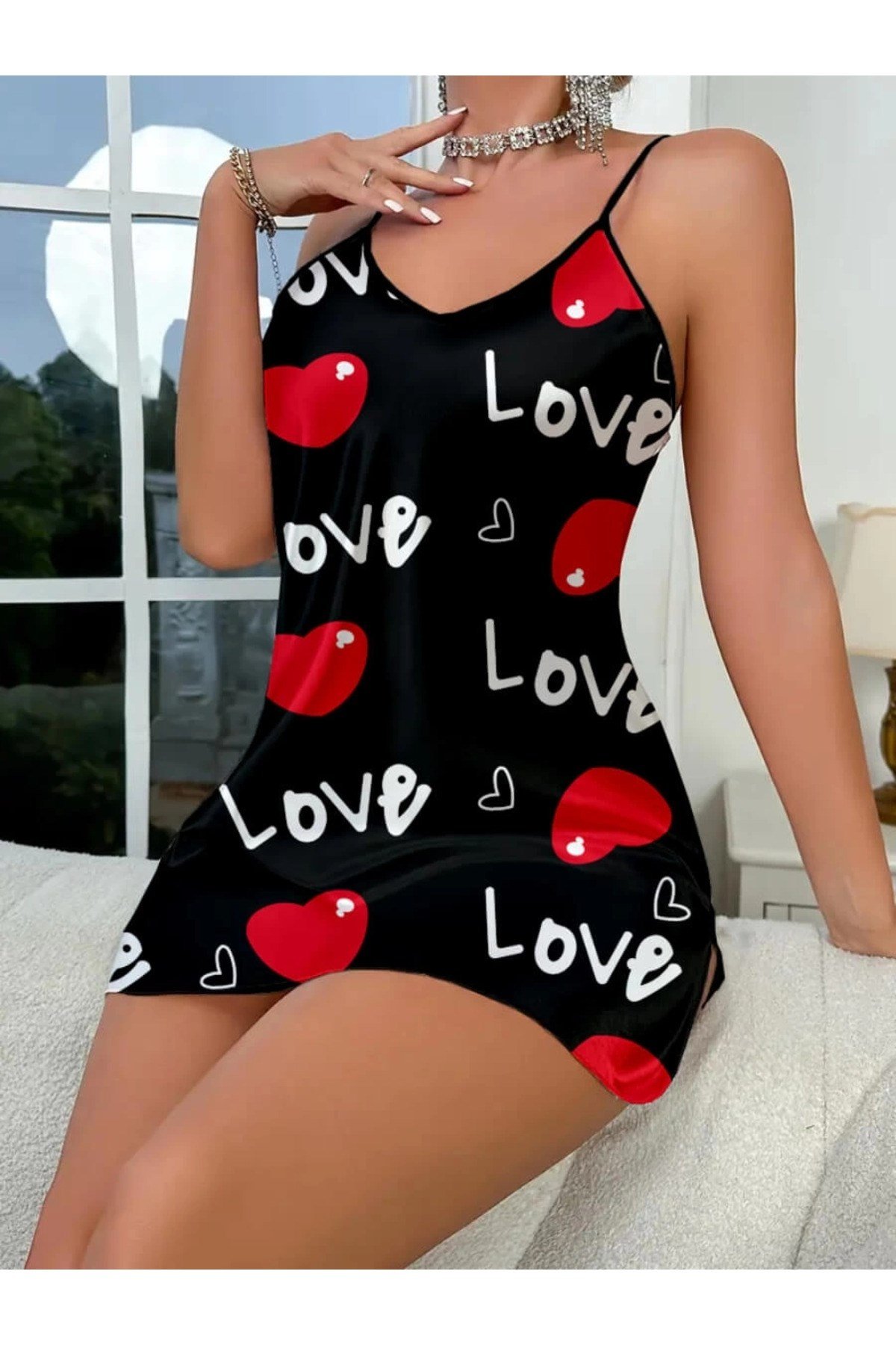 Love Desenli Siyah Saten Gecelik