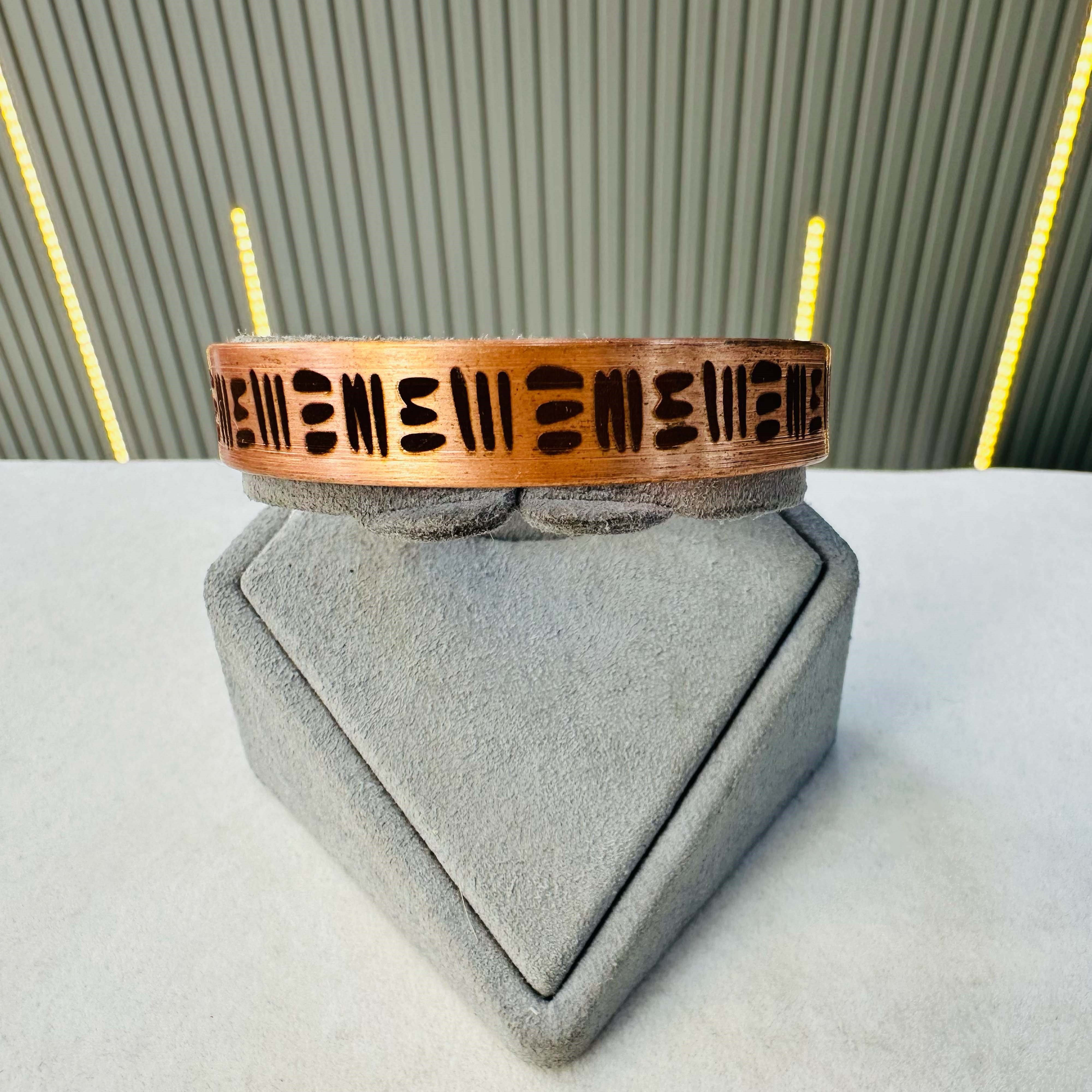 Bakır I Ching Sembollü Dar Kelepçe Bileklik
