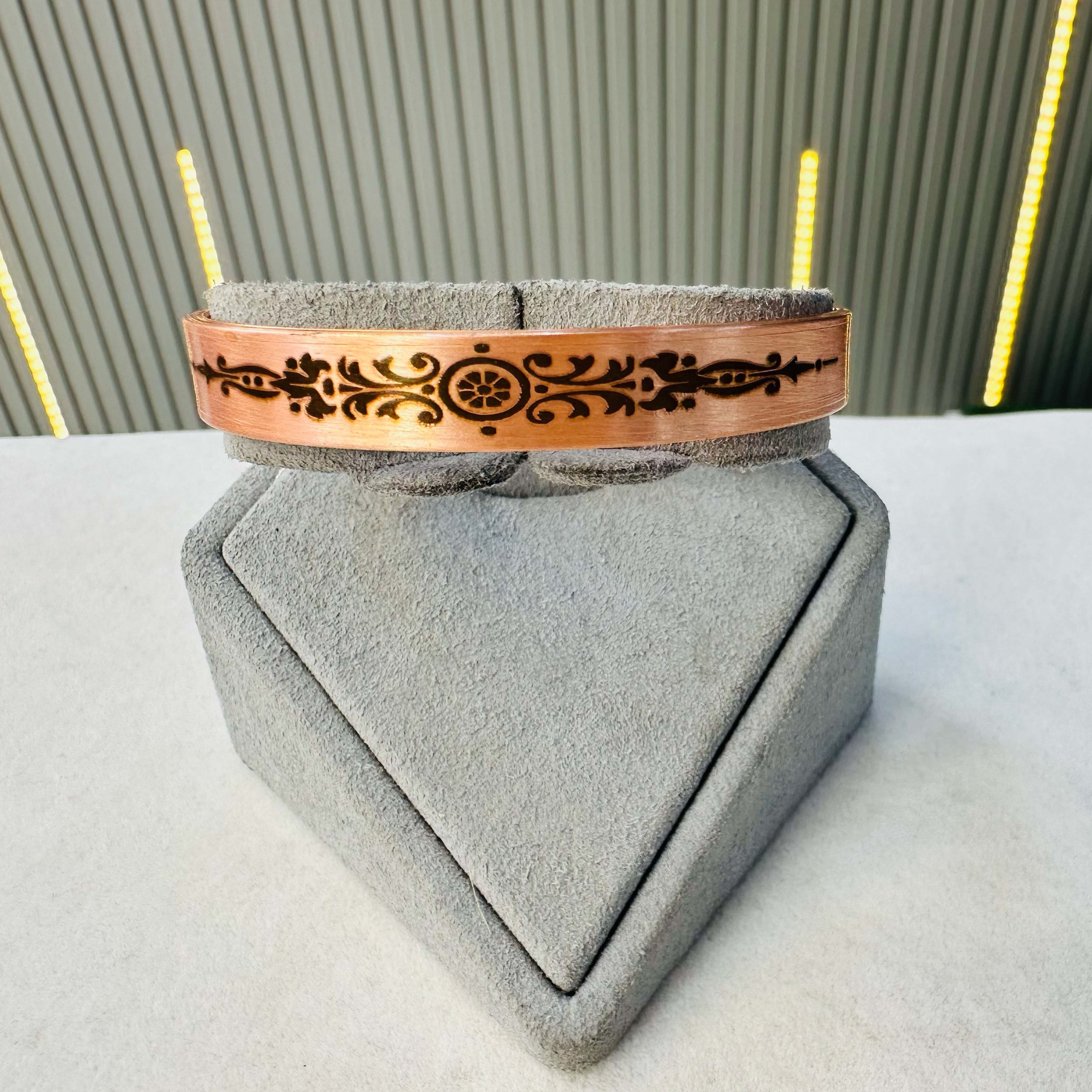 Bakır Ornamental Klasik Desenli Dar Kelepçe Bileklik
