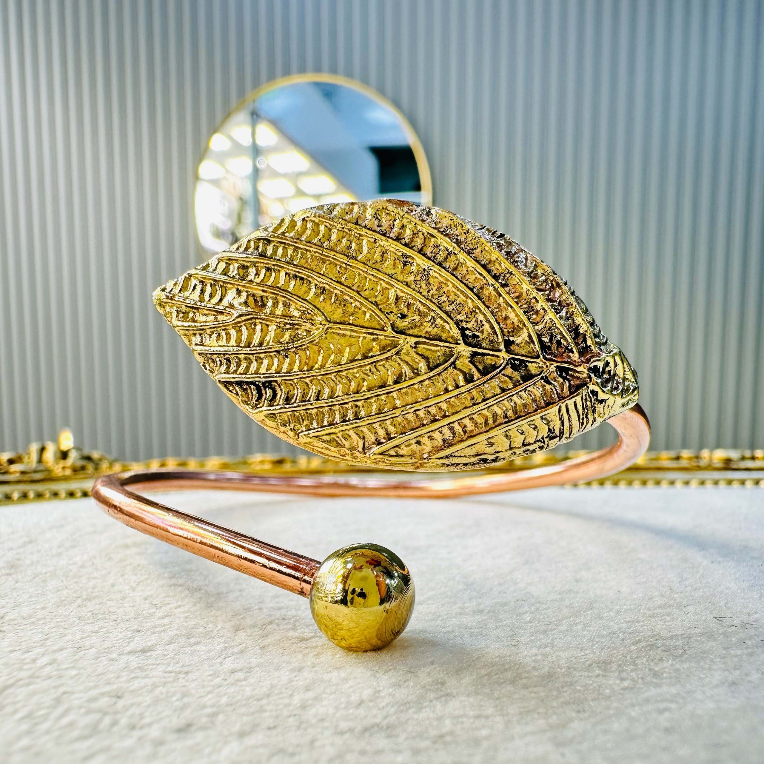 El Yapımı Büyük Yaprak Formlu Bakır Bileklik