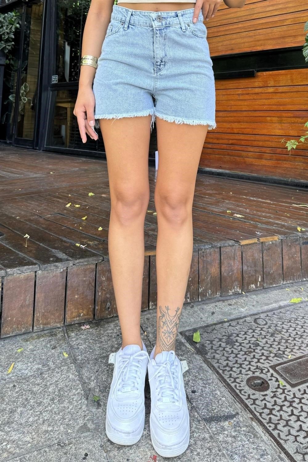 Açık Mavi Yüksek Bel Püsküllü Denim Şort