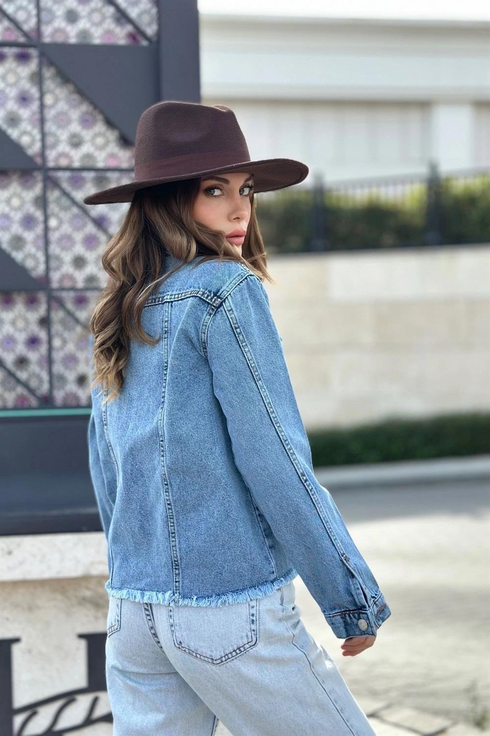 Kadın Açık Mavi Çift Cepli, Eteği Püsküllü, Kaliteli Jeans Kumaş, Rahat Kesim, Kot Ceket