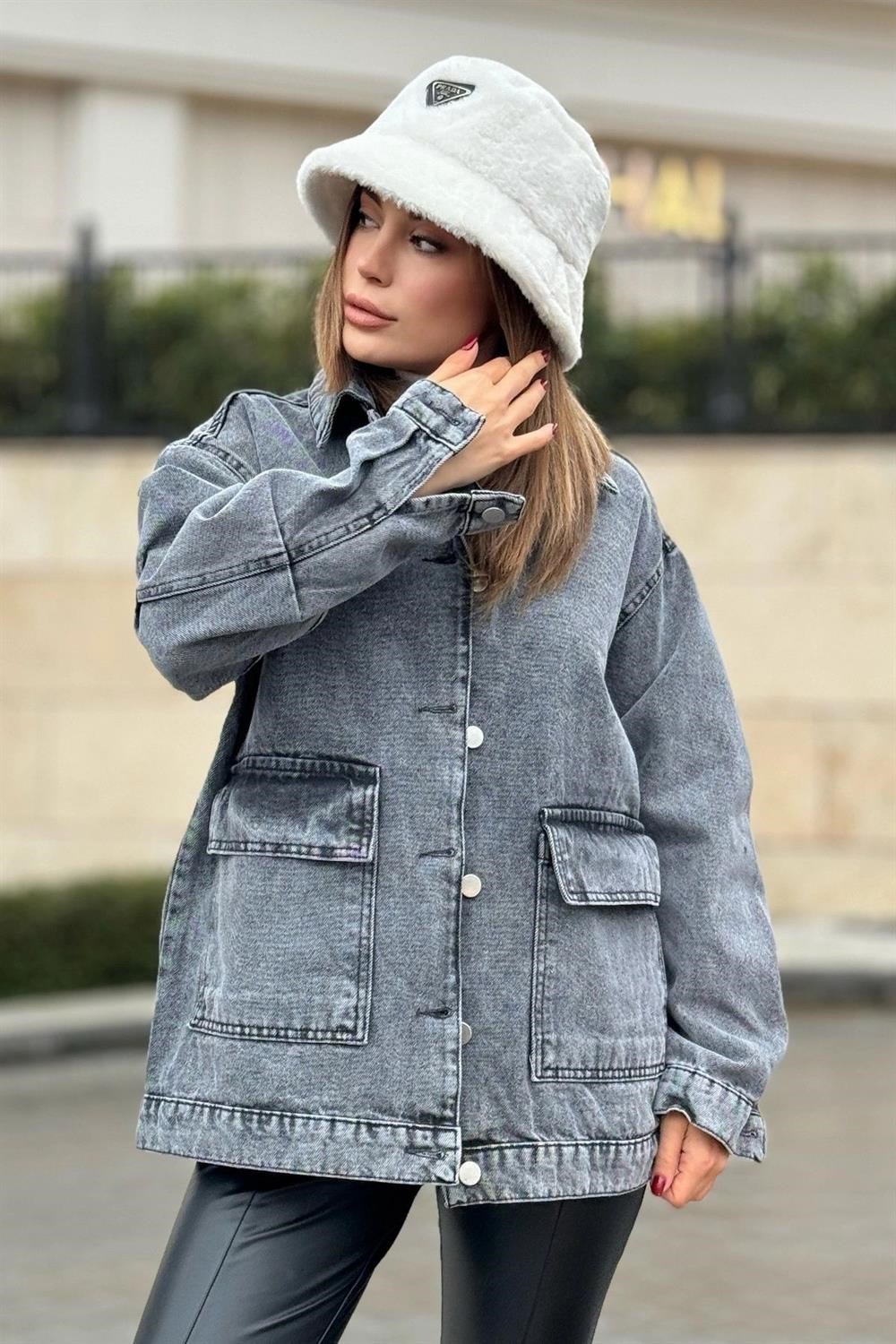 Kadın Gri Geniş Cepli, Kaliteli Jeans Kumaş, Salaş Kot Ceket