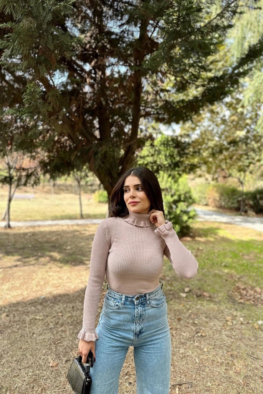 Kadın Gül Kurusu Fırfırlı Boğazlı Yaka, Uzun Kol, Vucüda Oturan Esnek Kumaş, Düz Desen, Triko Bluz