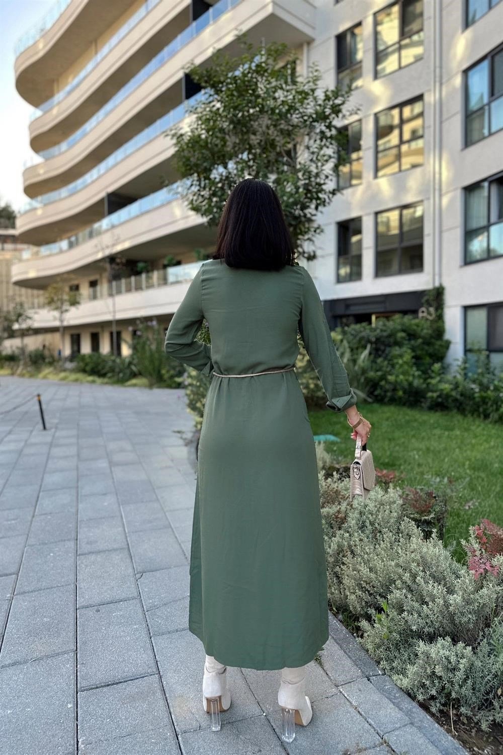 Kadın Haki Uzun Kol, Beli Kuşaklı, Eteği Oval, Vucüda Oturan Kalıp, Uzun Viskon Gömlek Elbise