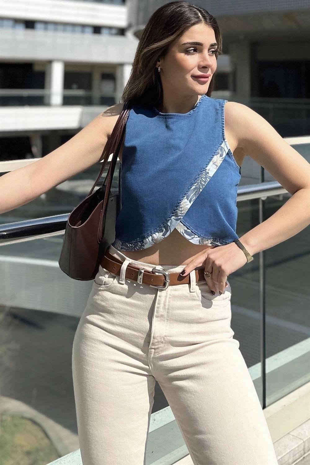 Kadın Laci Önü Çapraz Katlı, Kolsuz, Yuvarlak Yaka, Crop Kot Bluz