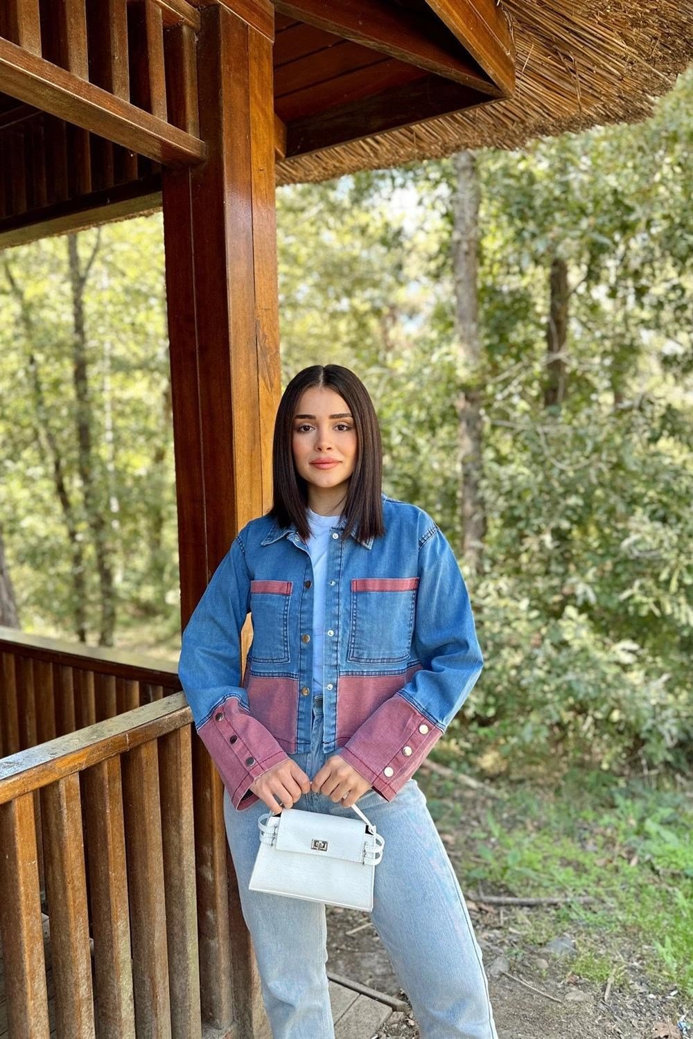 Kadın Mavi & Kırmızı Denim Kontrast Çift Renk Detay, Ön Düğmeli Manşetli, Kot Ceket