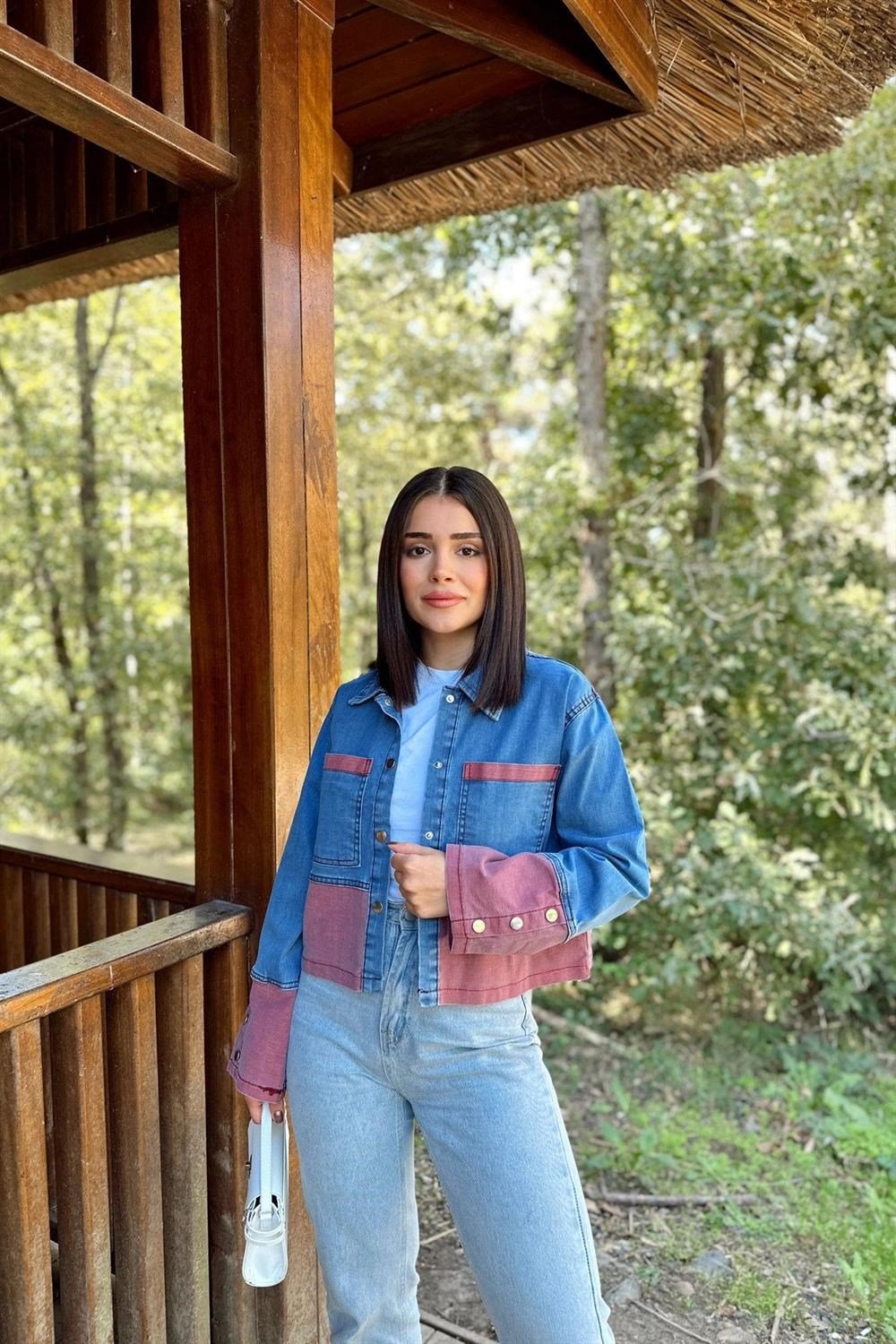 Kadın Mavi & Kırmızı Denim Kontrast Çift Renk Detay, Ön Düğmeli Manşetli, Kot Ceket