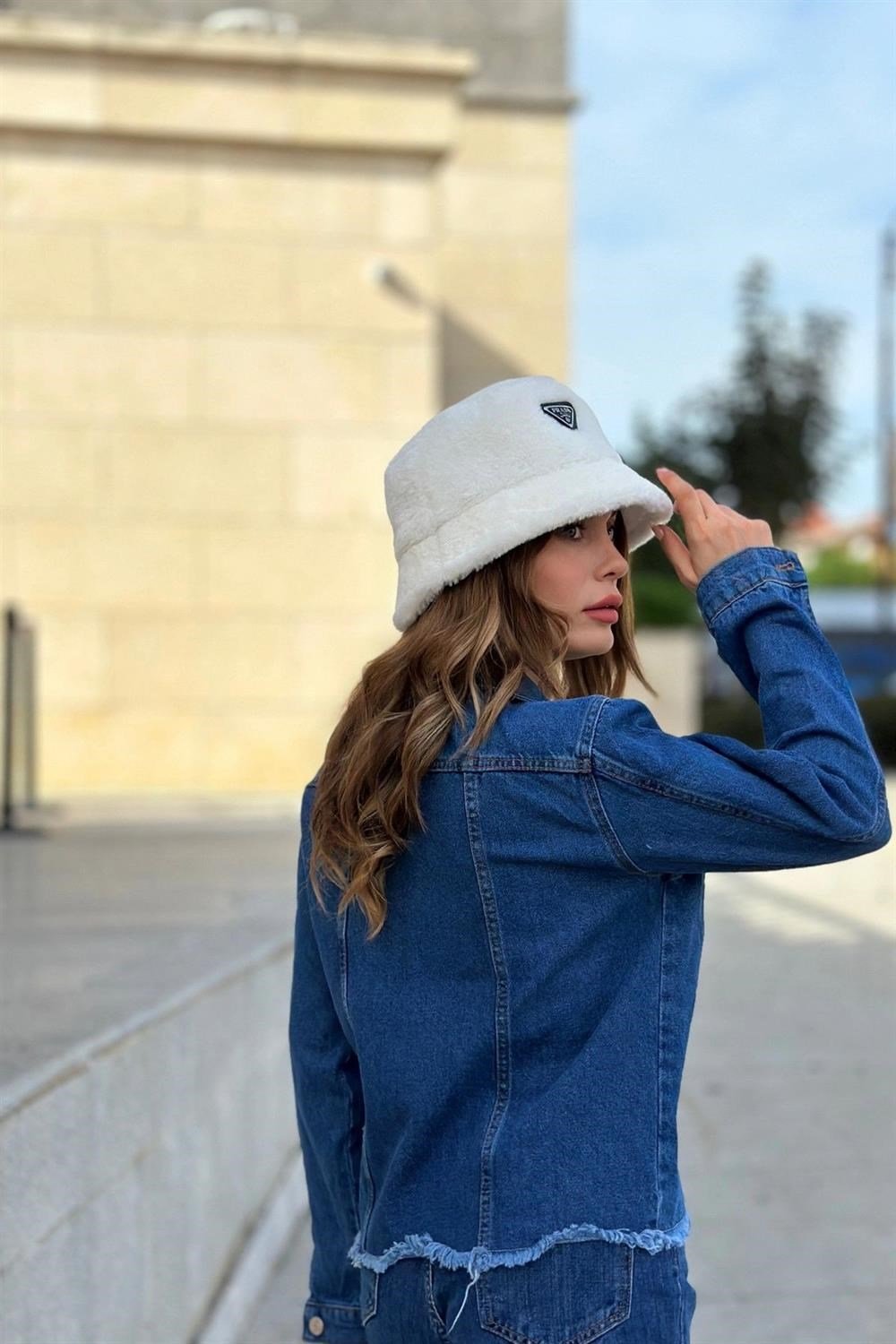Kadın Mavi Çift Cepli, Eteği Püsküllü, Kaliteli Jeans Kumaş, Rahat Kesim, Kot Ceket
