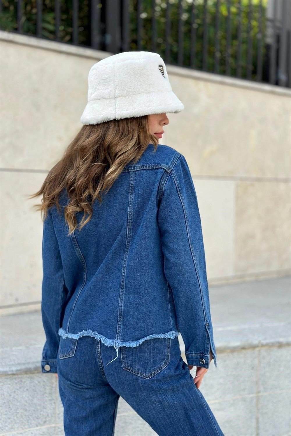 Kadın Mavi Çift Cepli, Eteği Püsküllü, Kaliteli Jeans Kumaş, Rahat Kesim, Kot Ceket