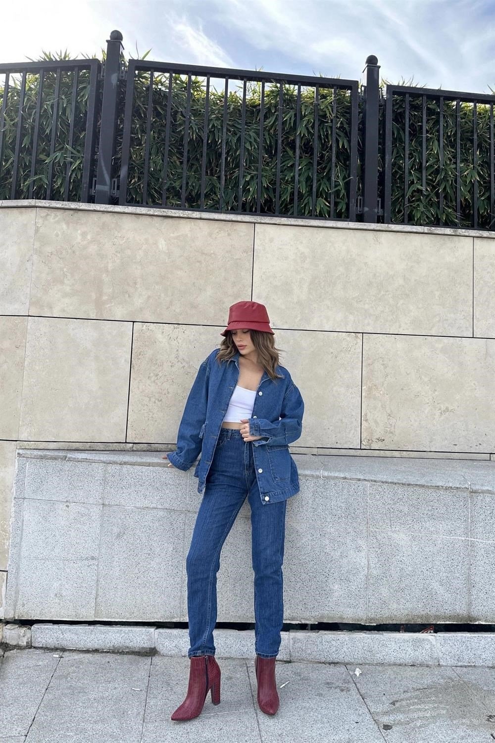Kadın Mavi Geniş Cepli, Kaliteli Jeans Kumaş, Salaş Kot Ceket