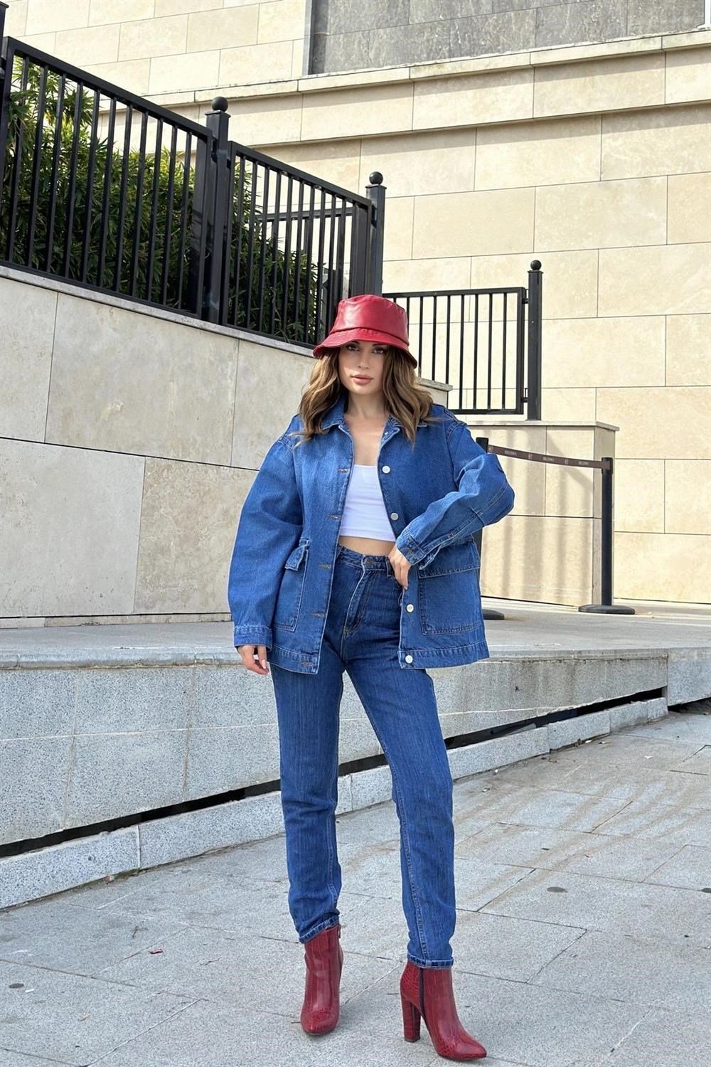 Kadın Mavi Geniş Cepli, Kaliteli Jeans Kumaş, Salaş Kot Ceket