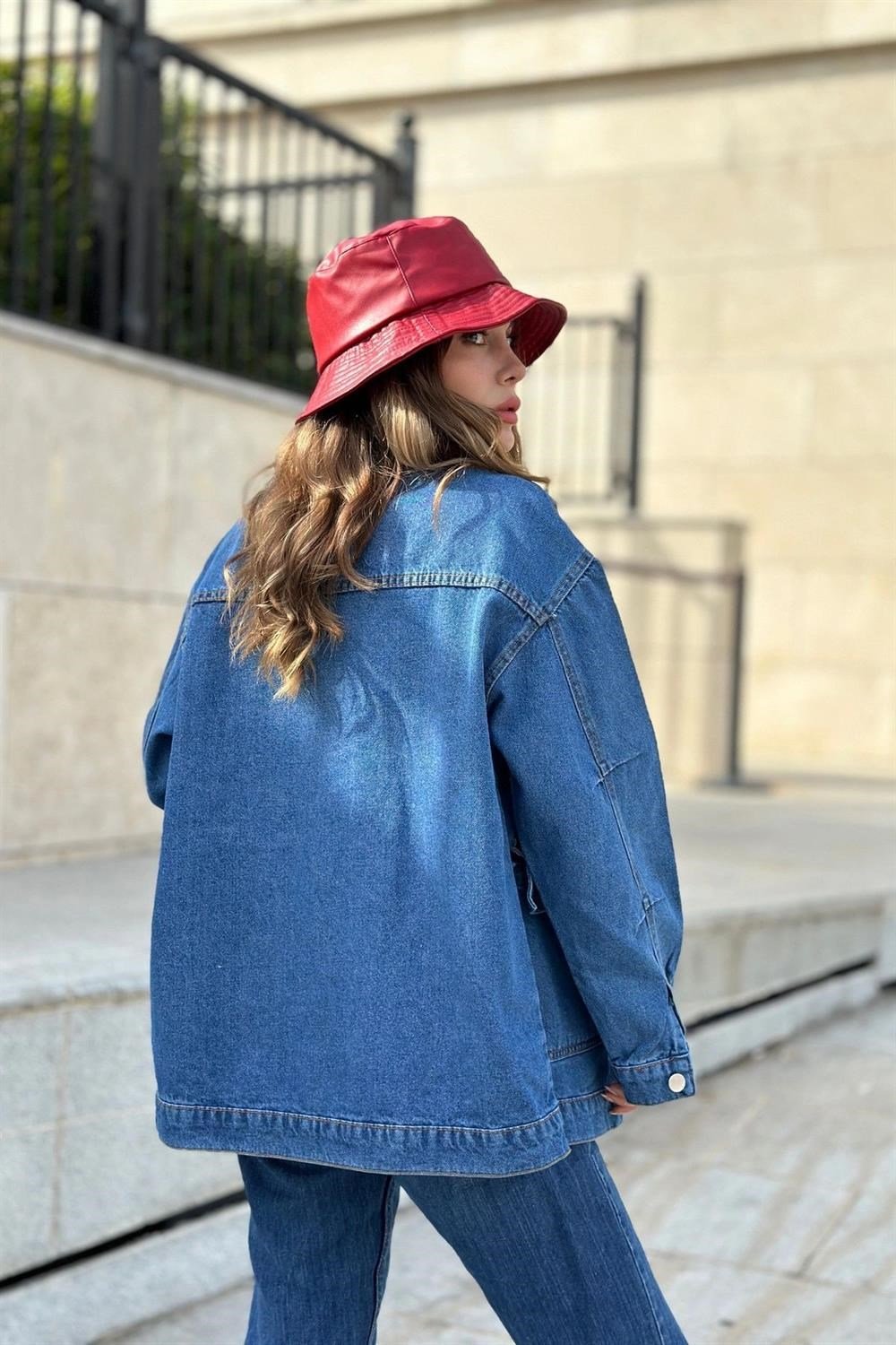 Kadın Mavi Geniş Cepli, Kaliteli Jeans Kumaş, Salaş Kot Ceket
