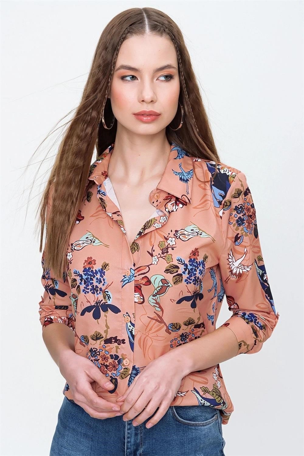 Kadın Pudra Klasik Yaka Çiçek Desenli Uzun Kol Gömlek Regular Kesim Standart Boy