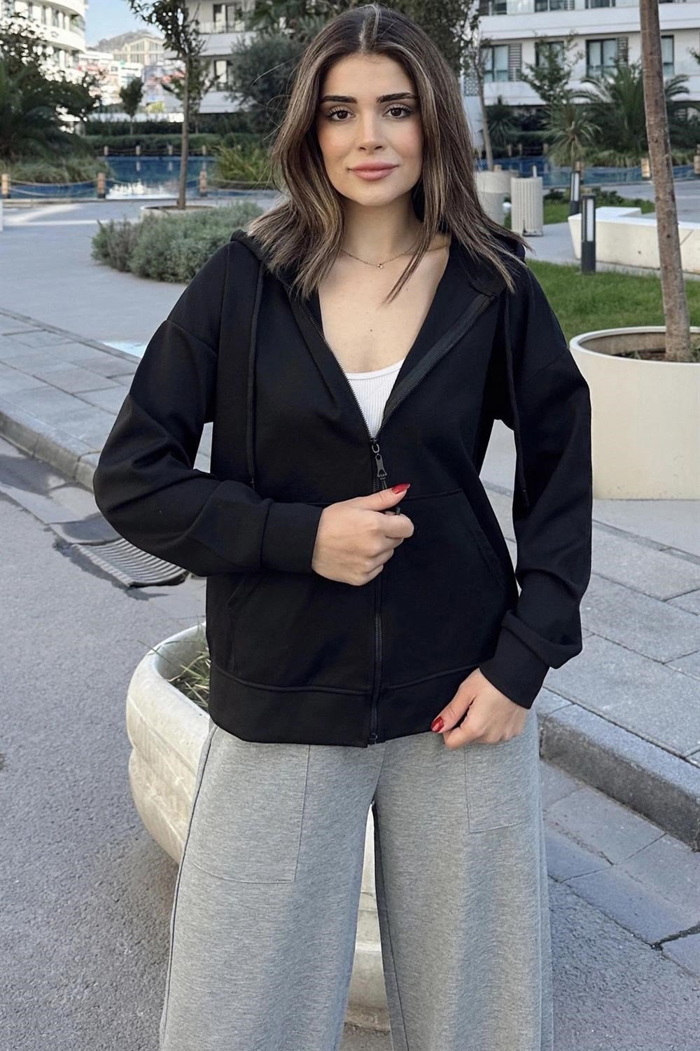 Kadın Siyah  Kapüşonlu, Fermuarlı, Cepli, Regular Kesim Sweatshirt