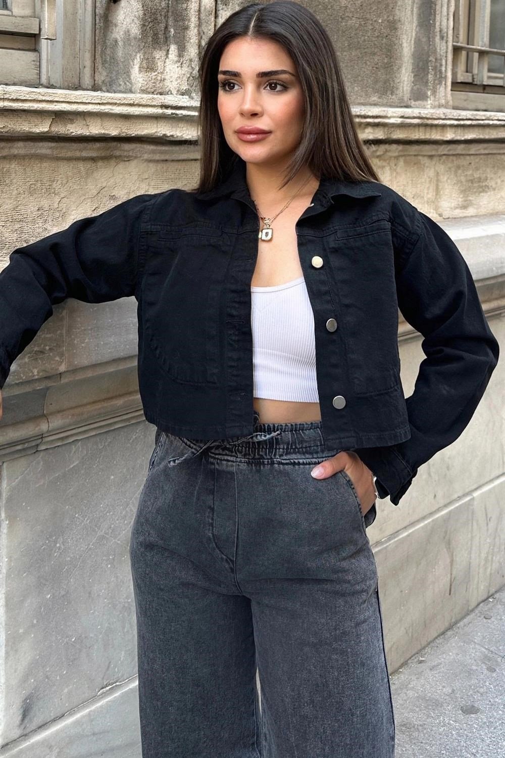 Kadın Siyah Crop Kesim, Düğmeli, Rahat Kalıp, Gabardin Ceket