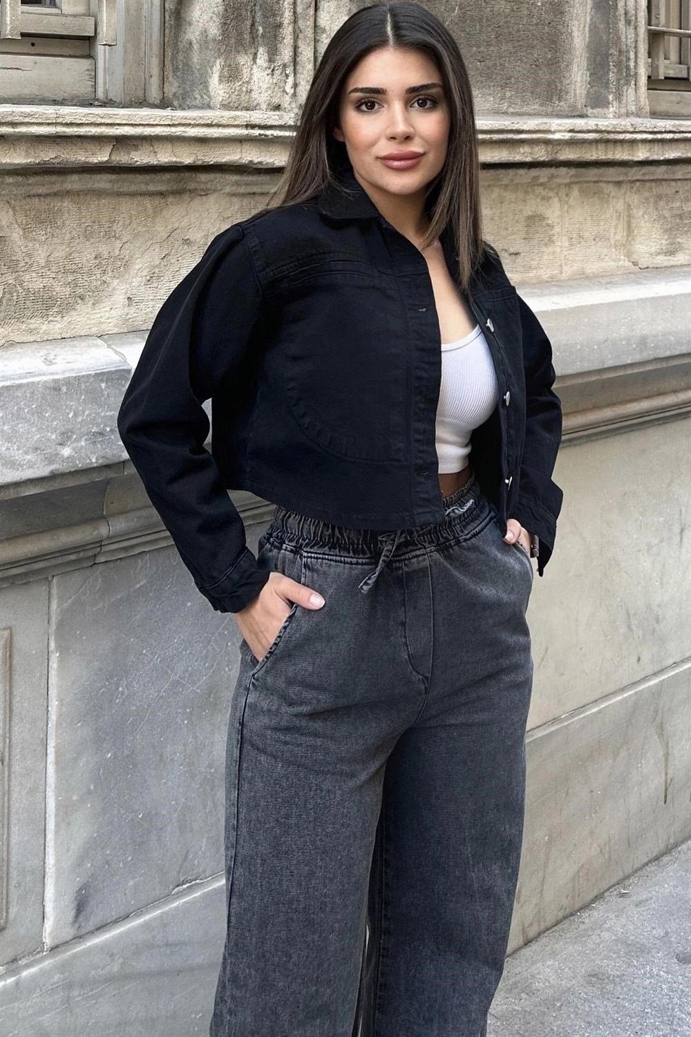 Kadın Siyah Crop Kesim, Düğmeli, Rahat Kalıp, Gabardin Ceket