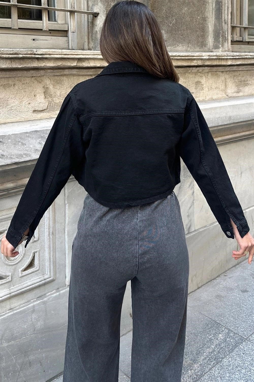 Kadın Siyah Crop Kesim, Düğmeli, Rahat Kalıp, Gabardin Ceket
