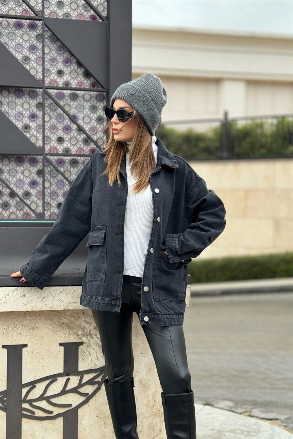 Kadın Siyah Geniş Cepli, Kaliteli Jeans Kumaş, Salaş Kot Ceket