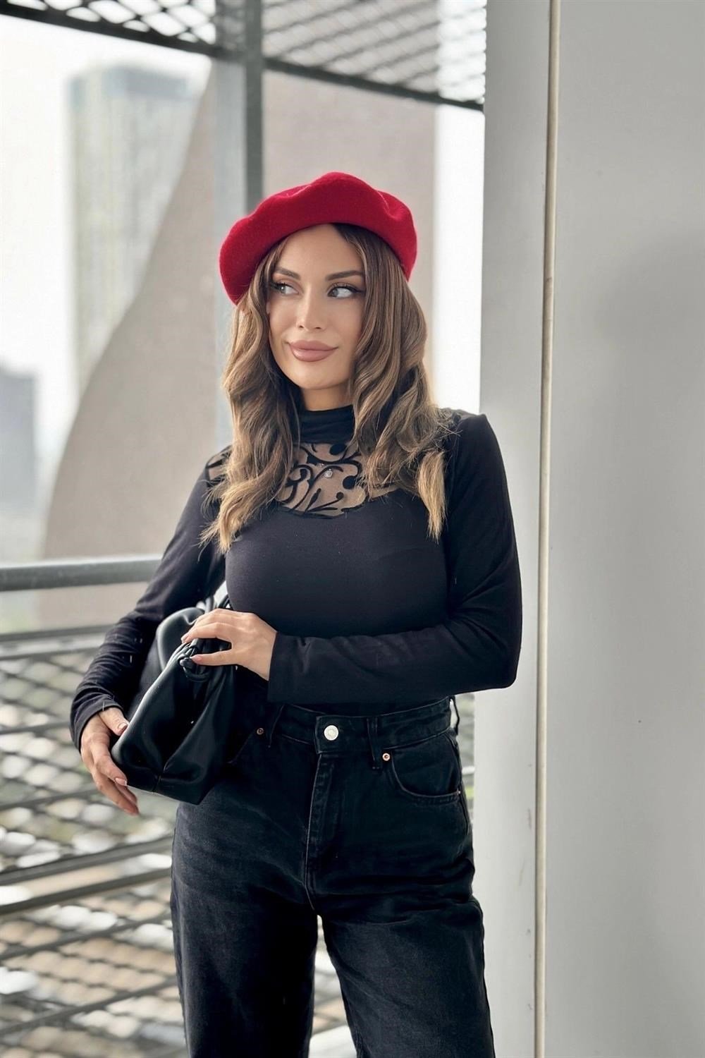 Kadın Siyah Yarım Balıkçı Yaka, Tül Ve İşleme Dekolte Transparan Detaylı, Uzun Kollu, Örme Bluz