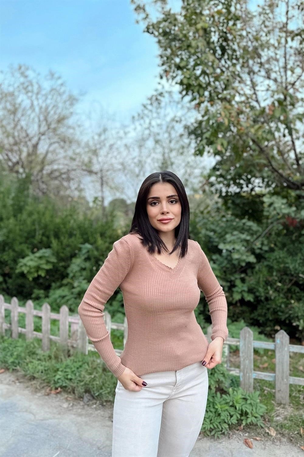 Kadın Vizon V Yaka, Uzun Kol, Vucüda Oturan Kalıp, Esnek Kumaş, Düz Desen, Triko Bluz